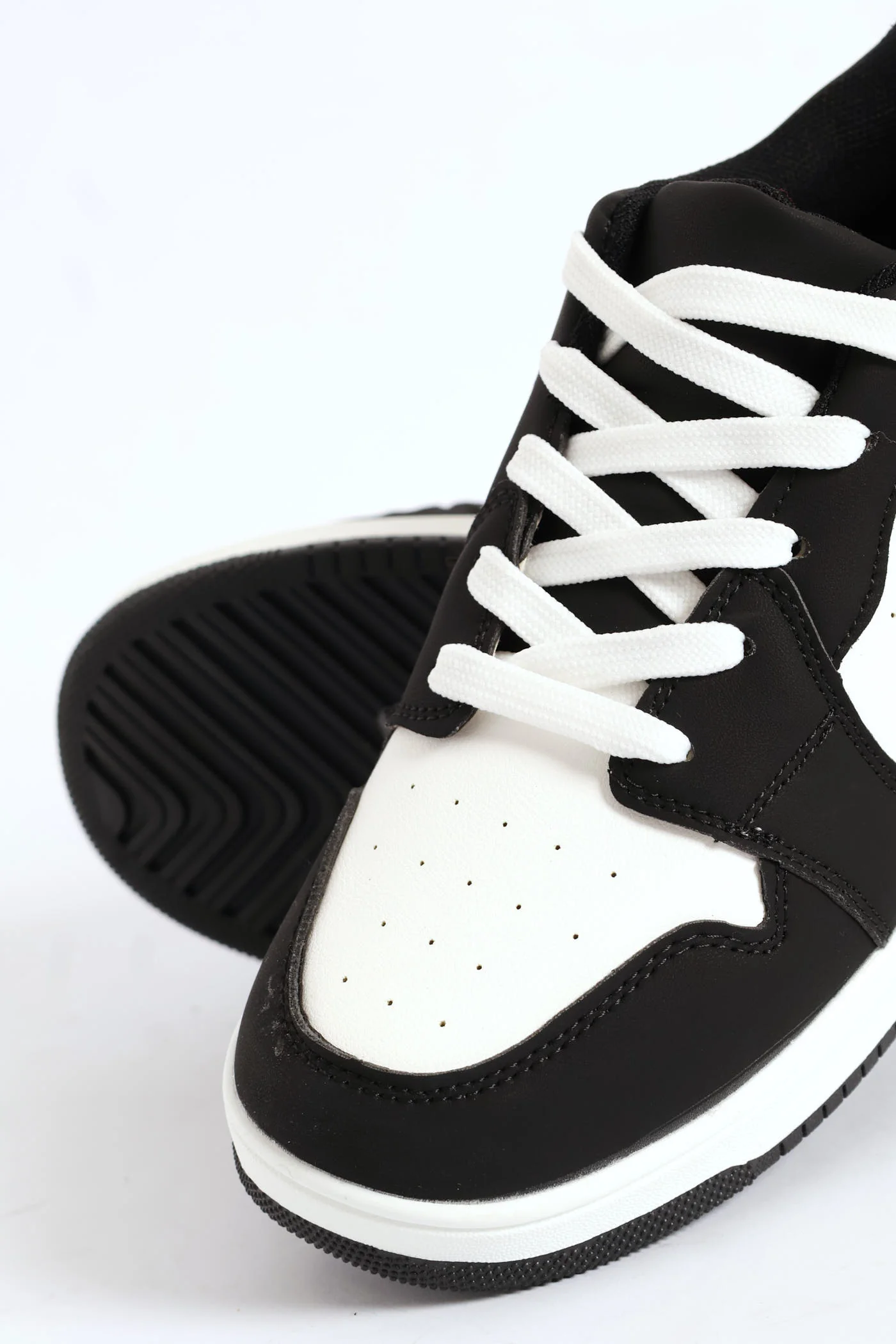 Boys Court Sneaker - Black/White - Image 6