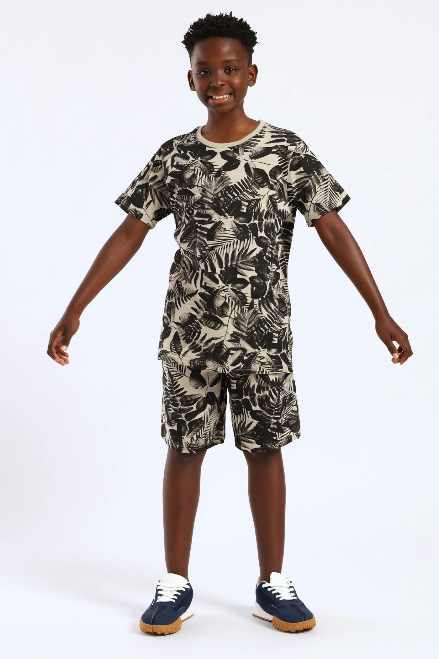 Boys Leaf T-Shirt - Olive - Image 2
