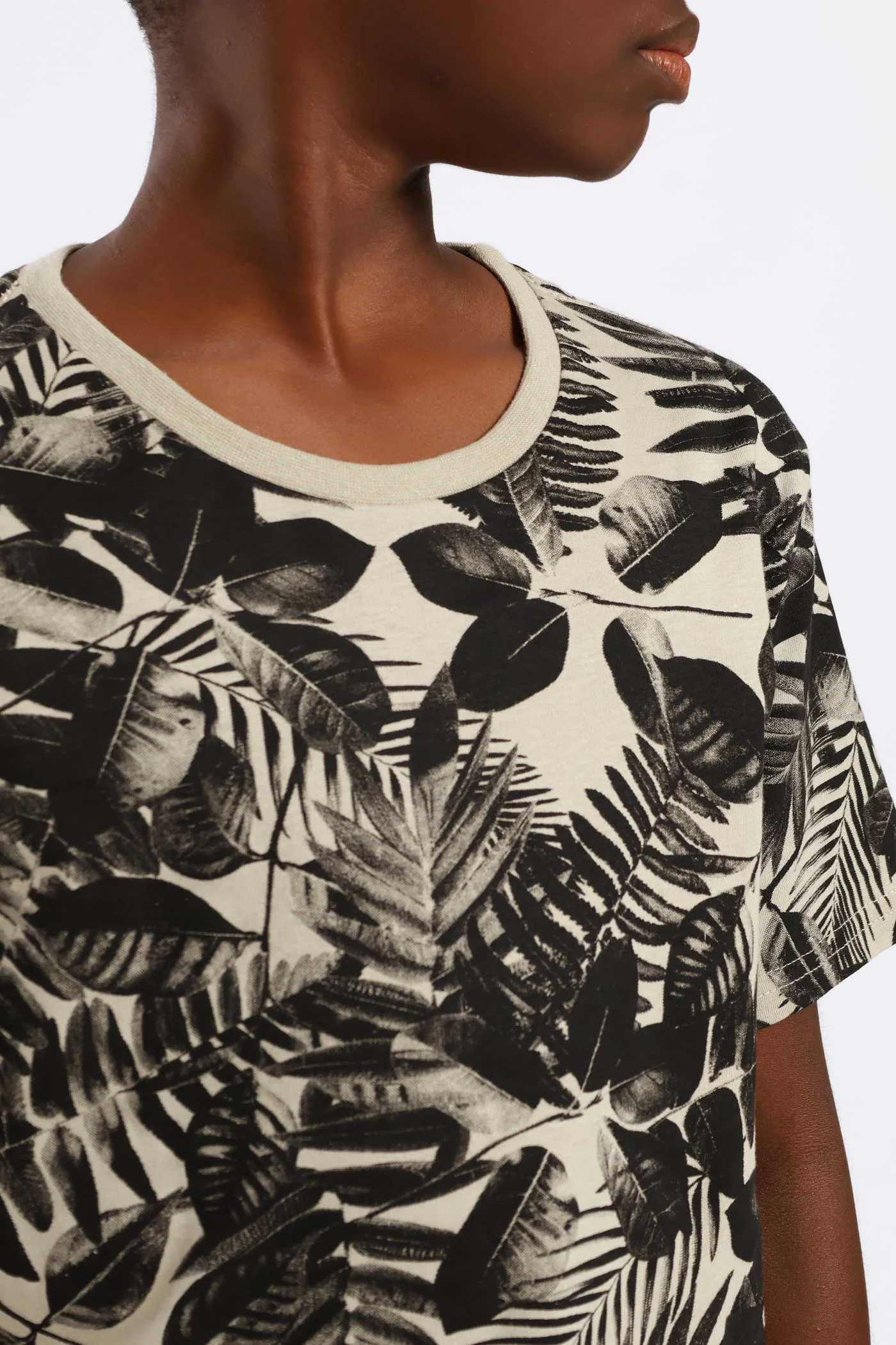 Boys Leaf T-Shirt - Olive - Image 5