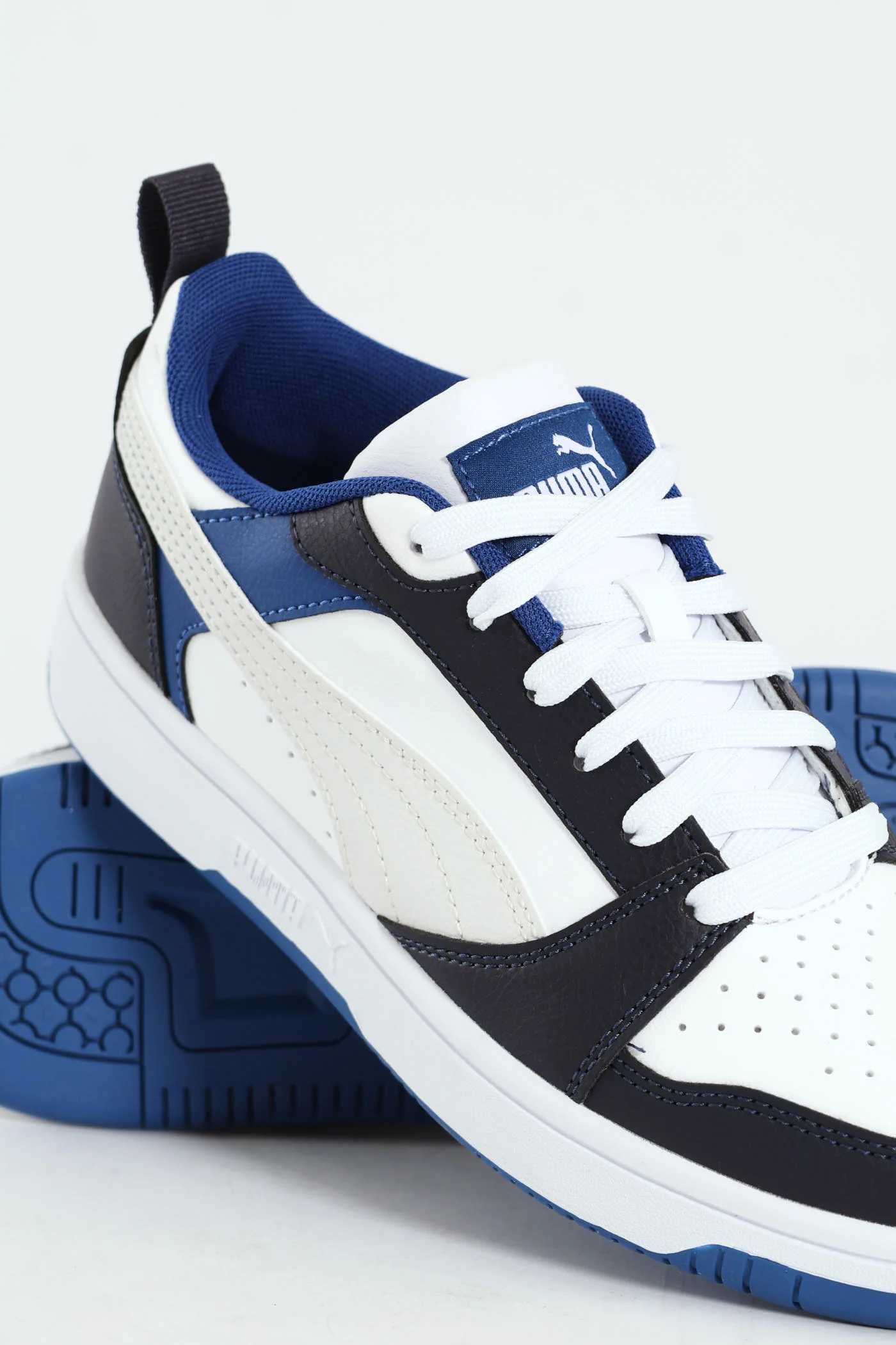 Boys Puma Rebound V6 Low Sneaker - White/Blue - Image 5