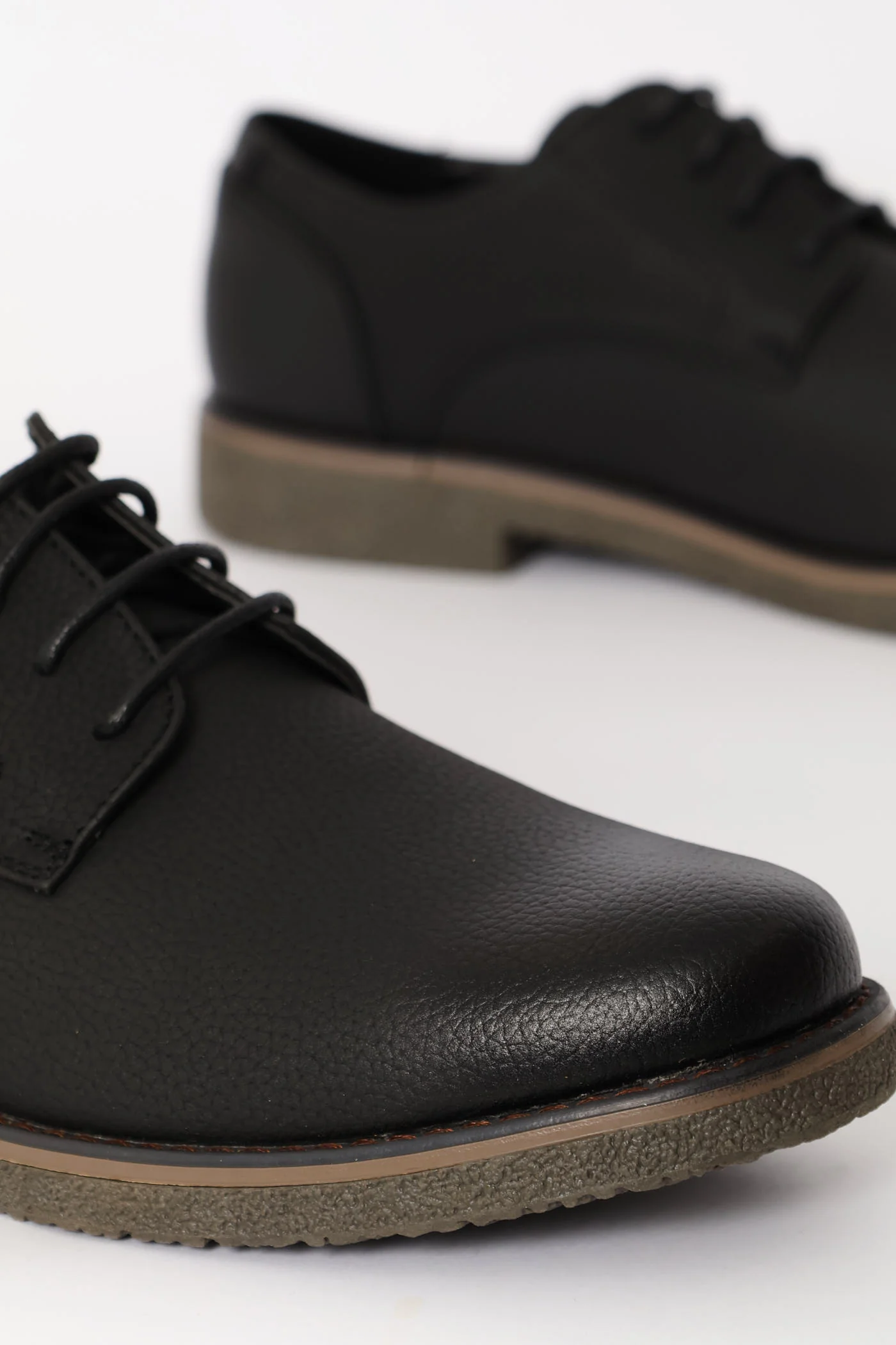Bronx Lace Up Smart Casual Derby Shoe - Black - Image 2