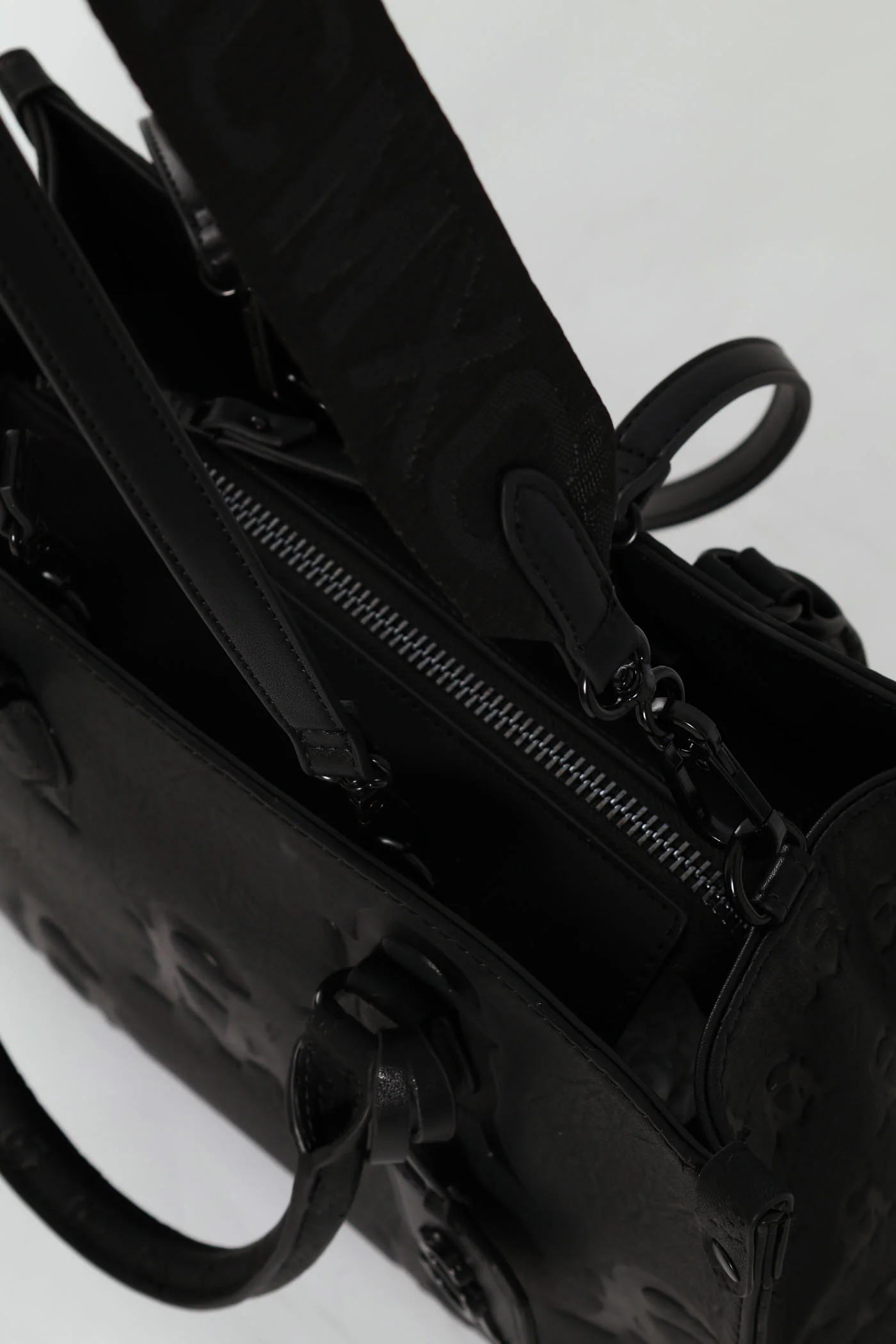 Bstilo-X Tote - Black - Image 6