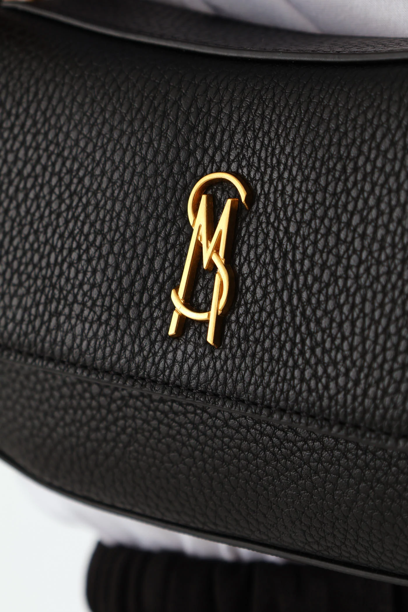 Btaiga Crossbody Bag - Black - Image 3
