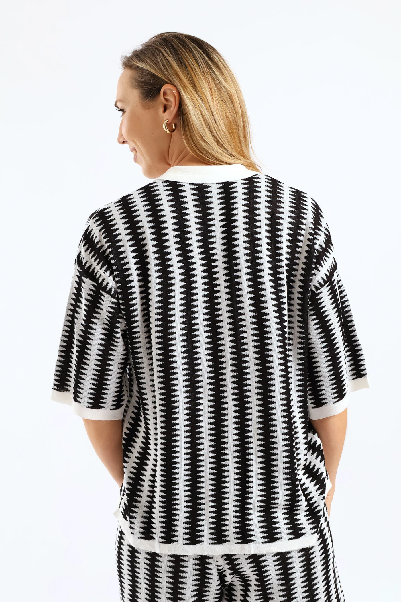 Button Through Knitwear Collared Shirt - Black/White - Image 4