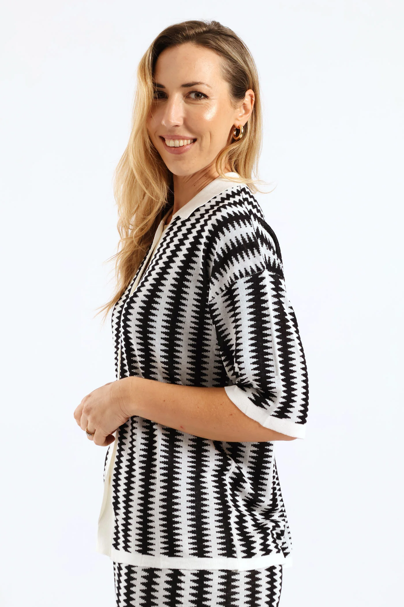 Button Through Knitwear Collared Shirt - Black/White - Image 5