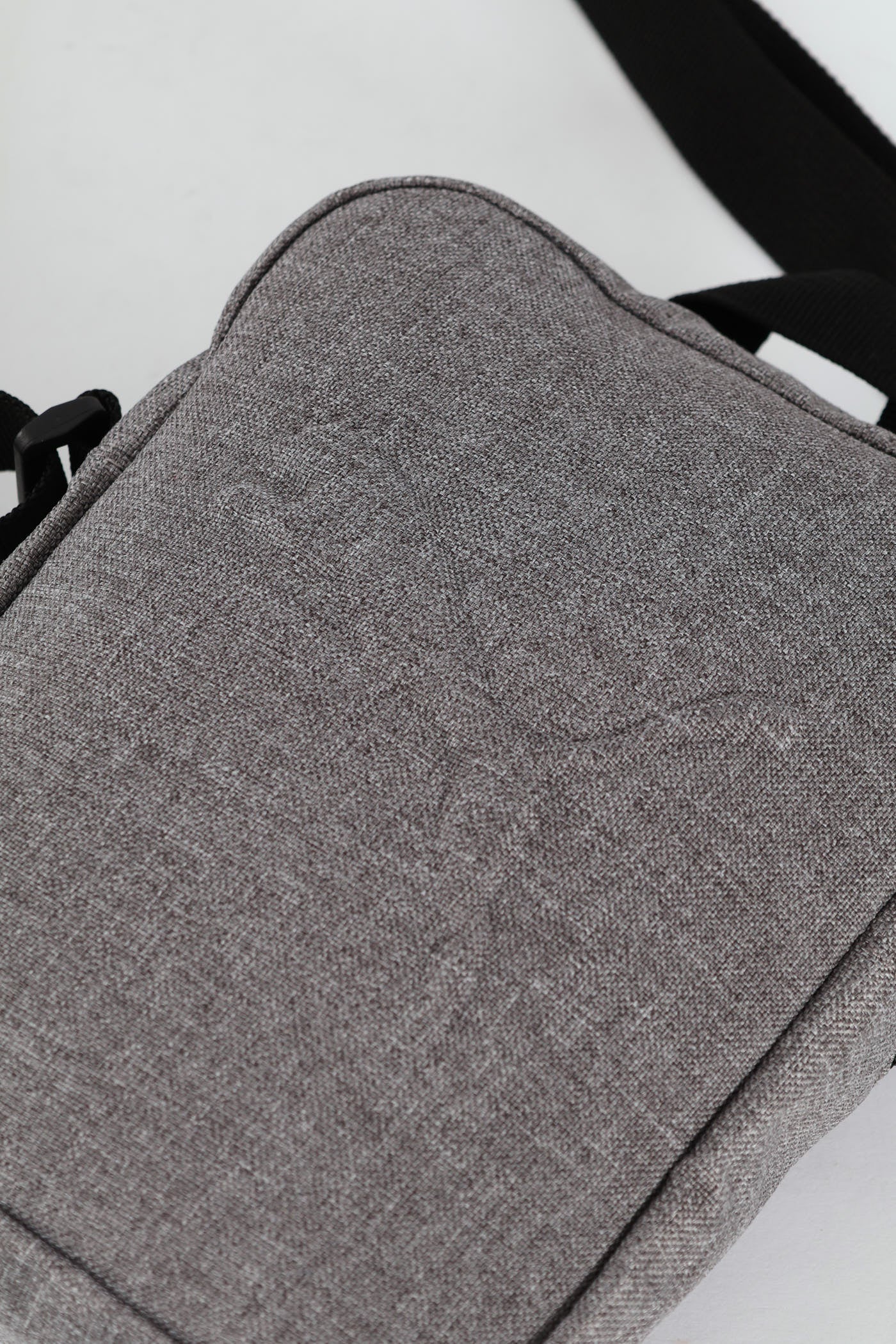 Buzz Heather Portable Bag - Grey - Image 6