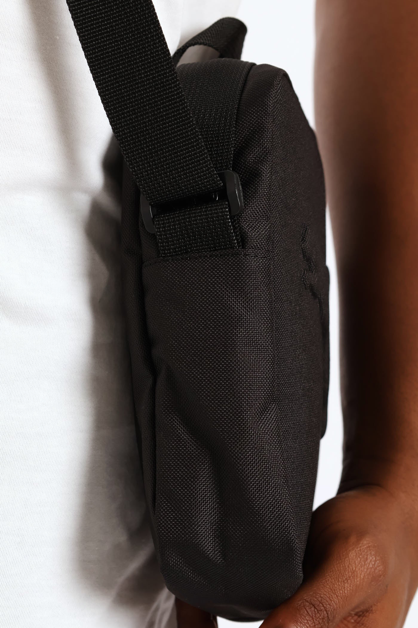 Buzz Portable Crossbody Bag - Black - Image 3