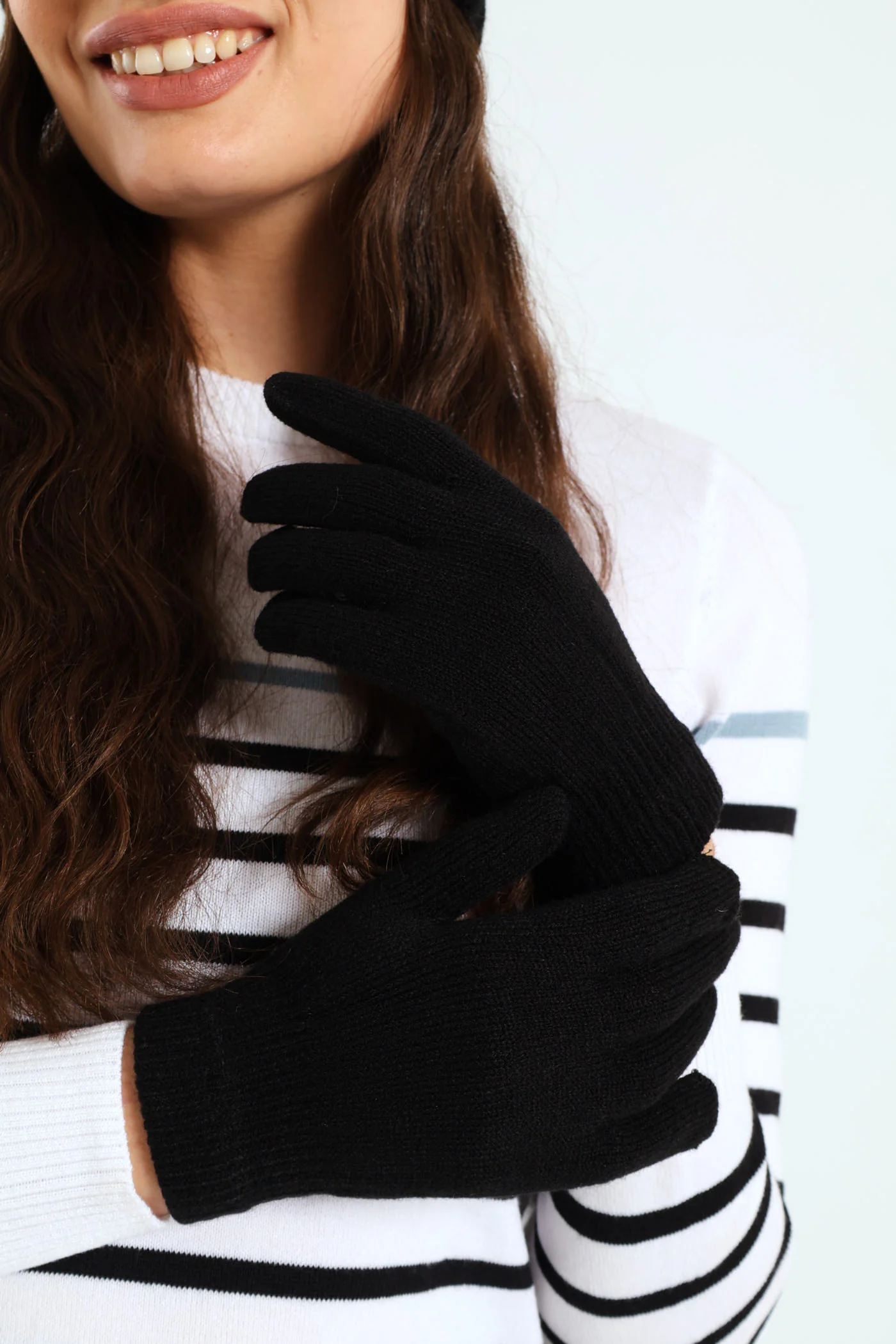 Cable Knit Turn Up Beanie & Glove Set - Black - Image 2