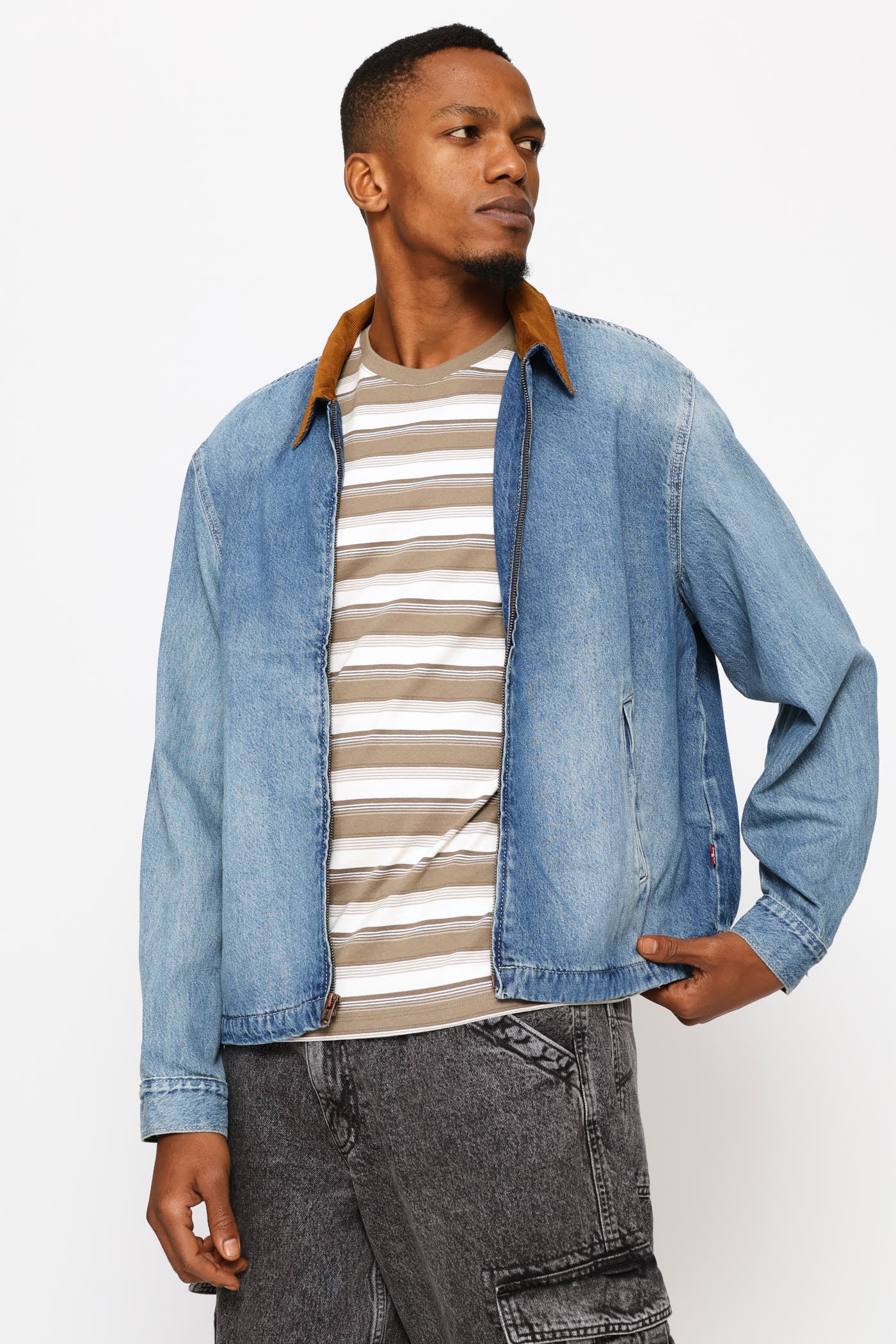 Castro Full Zip Light It Up Trucker Jacket - Mid Wash - Image 4