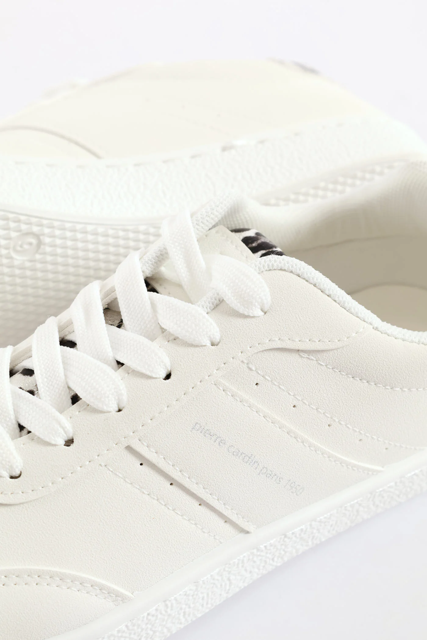 Casual Sneaker - White - Image 5