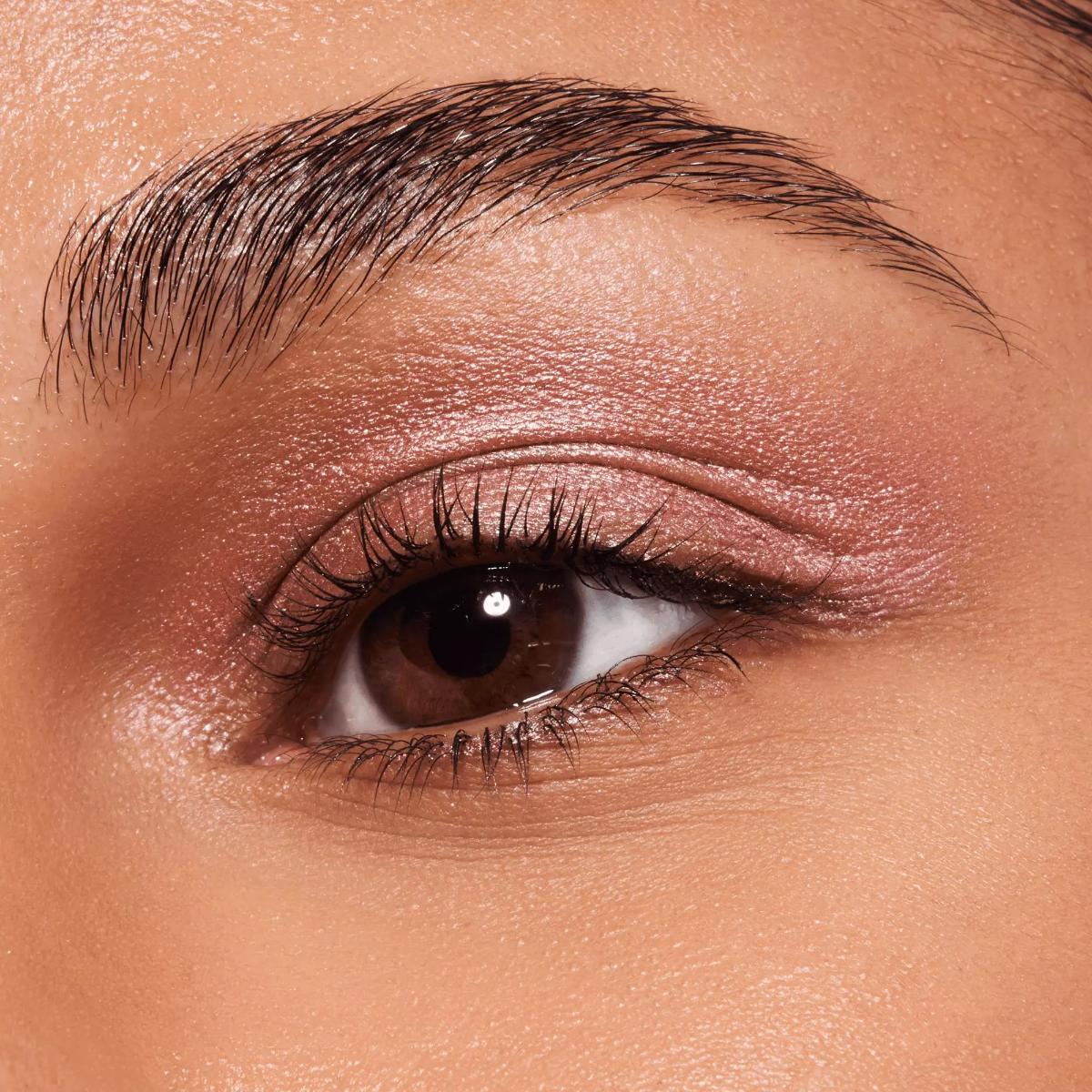 Aloe Vera Eyeshadow Stick - Image 7