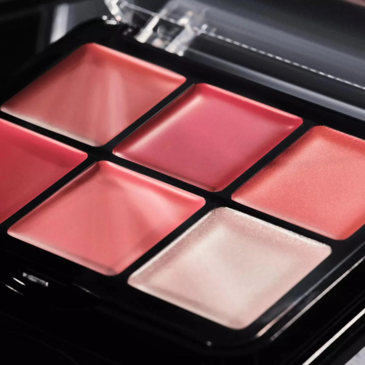 Blur Balm Blush Palette - Image 9