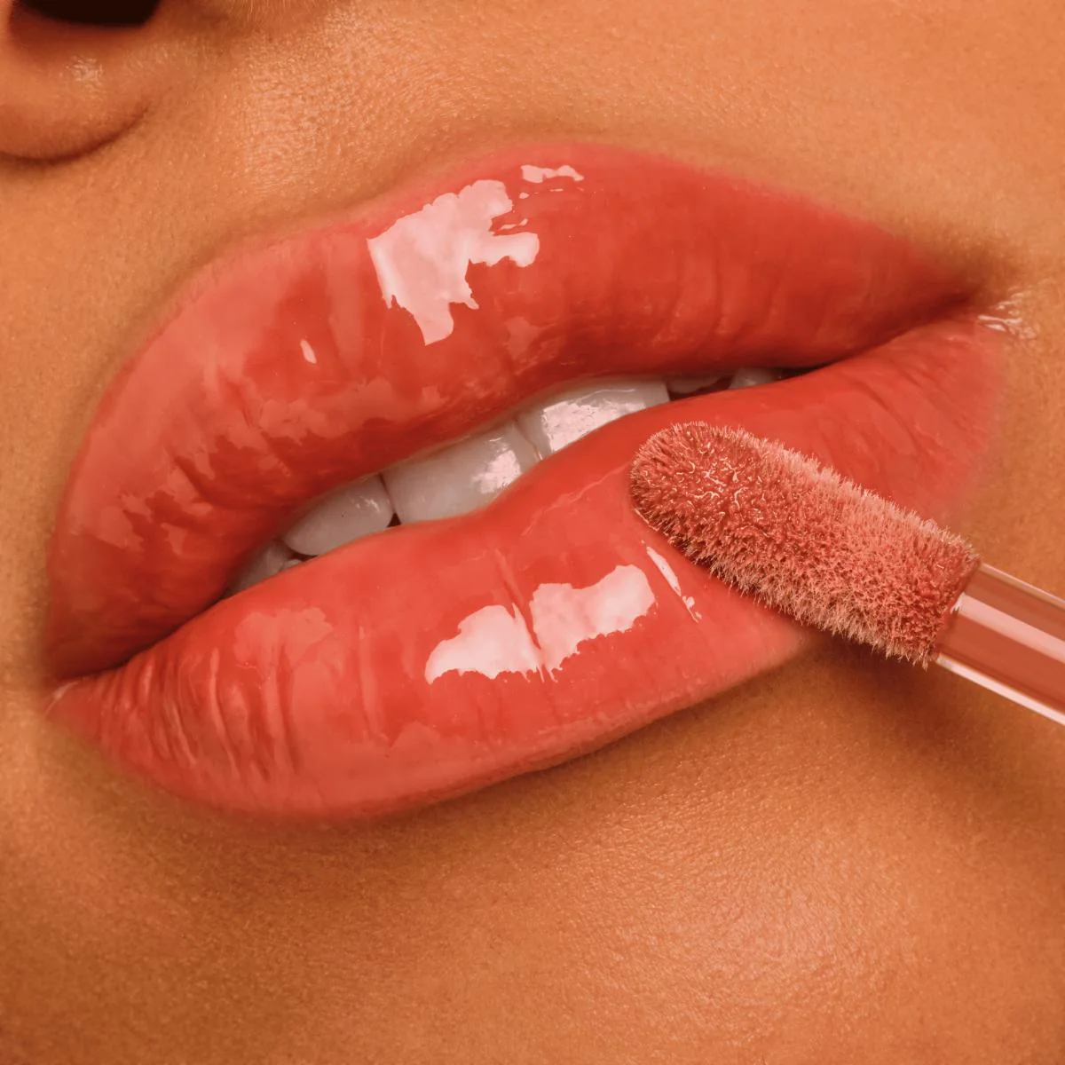 Filler Supreme Lip Gloss - Image 15