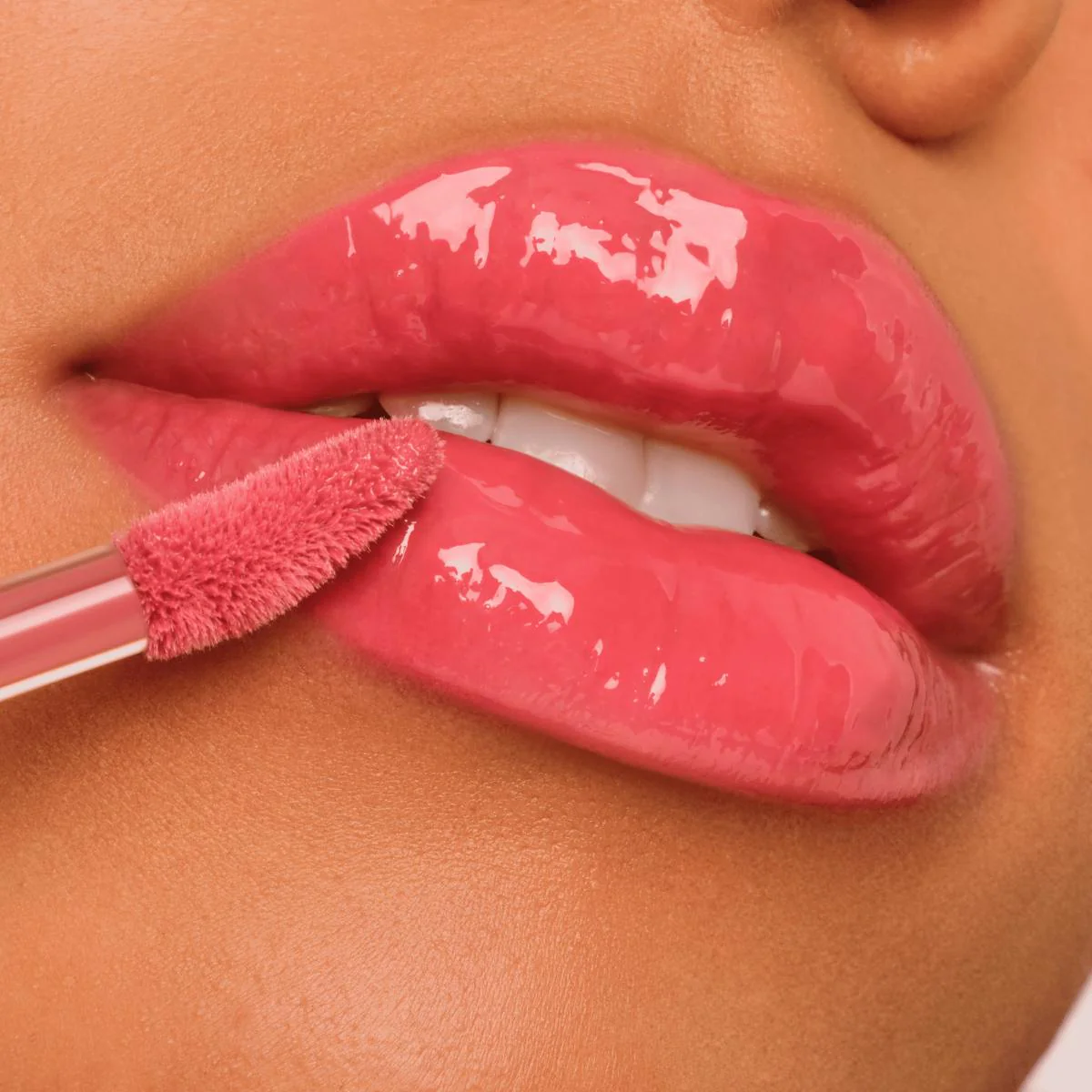 Filler Supreme Lip Gloss - Image 27