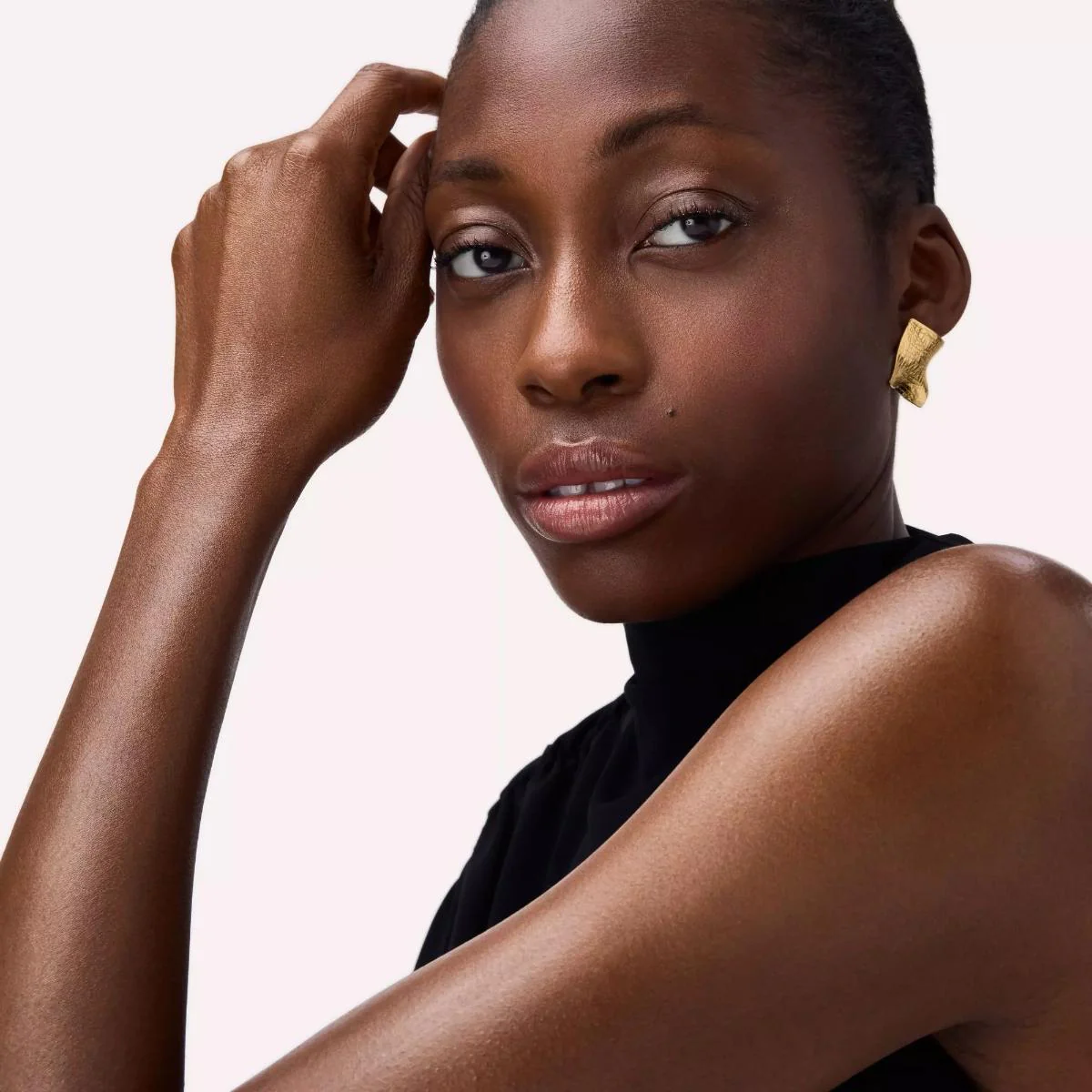 Glam In Gold Dry Oil - Image 5