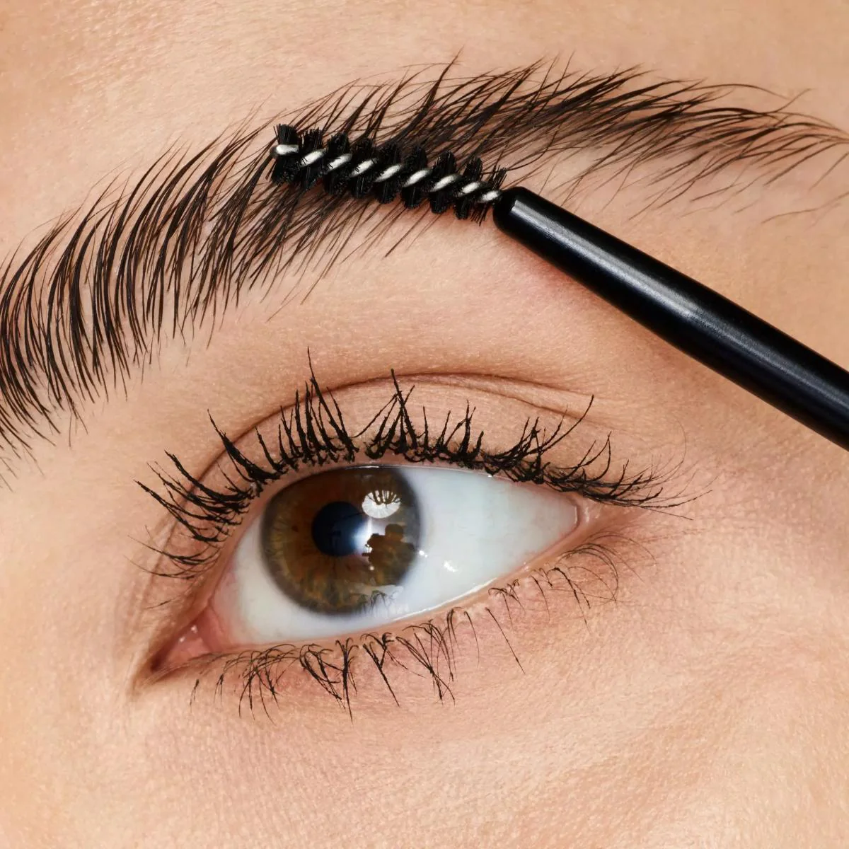 Lift Up Brow Styling Brush - Image 3