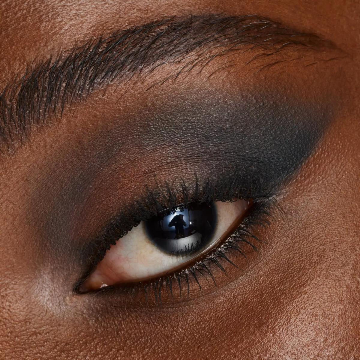 The Dusty Matte Eyeshadow Palette - Image 6