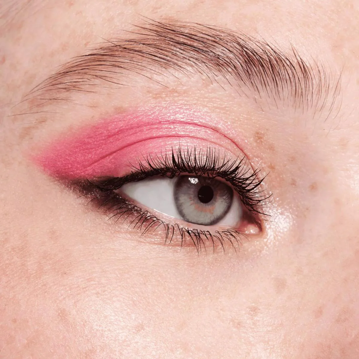 The Soft Peony Eyeshadow Palette - Image 7