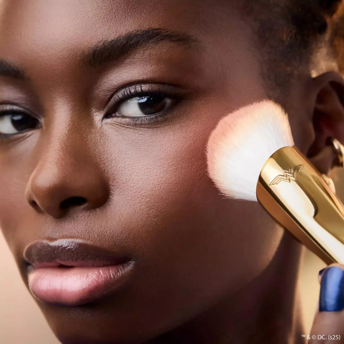Wonder Woman Blush Brush - Image 3