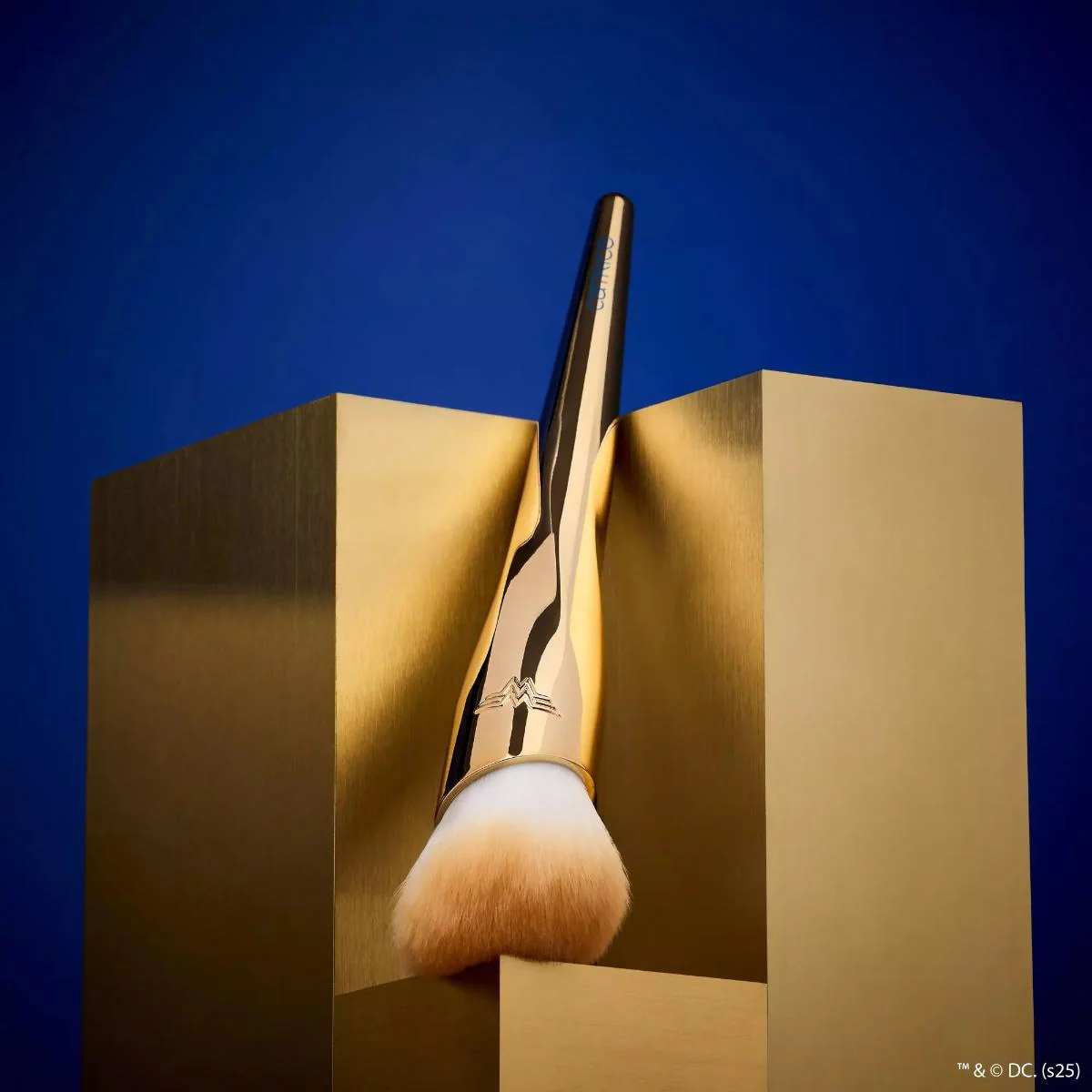 Wonder Woman Blush Brush - Image 4