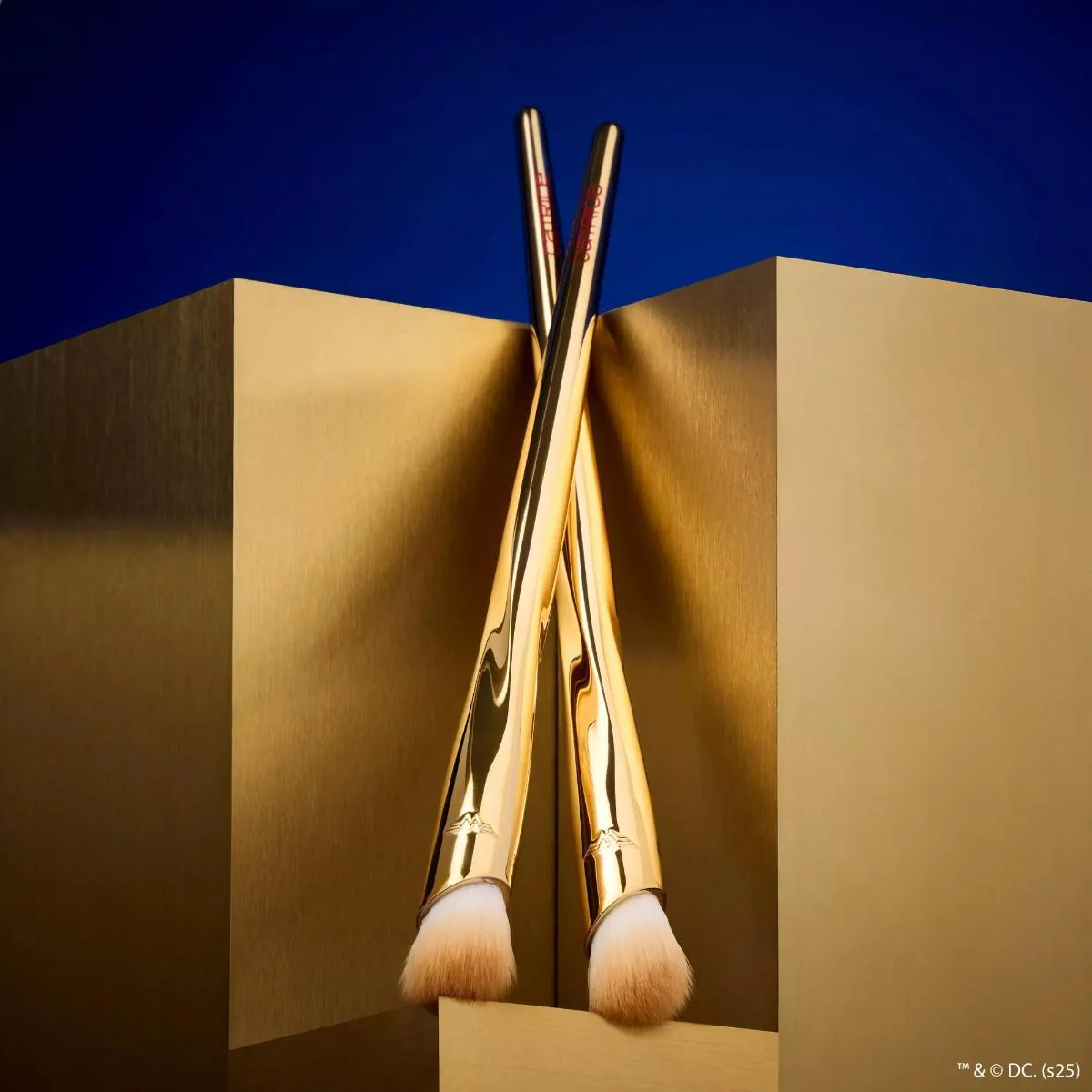 Wonder Woman Concealer Brush - Image 4
