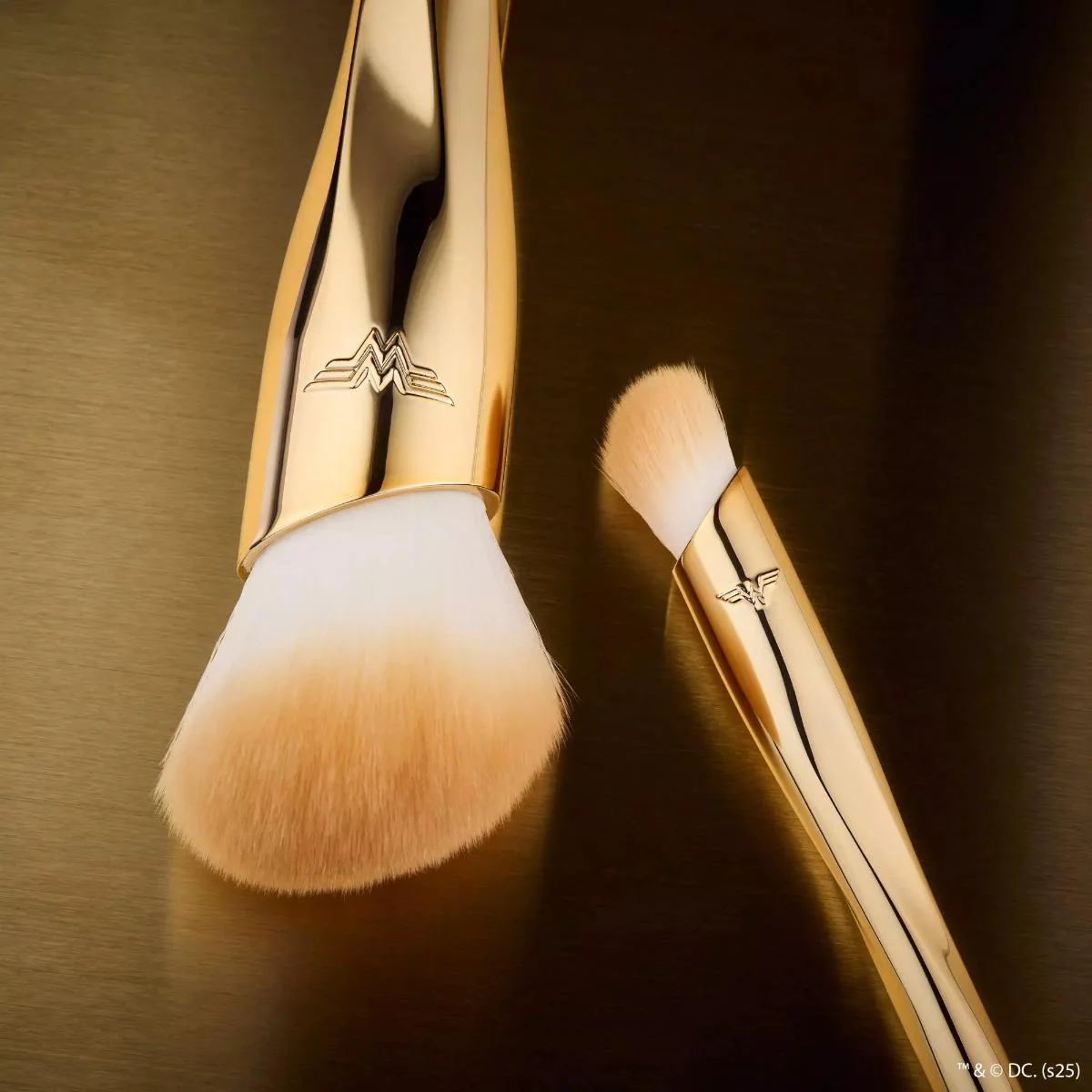 Wonder Woman Concealer Brush - Image 5