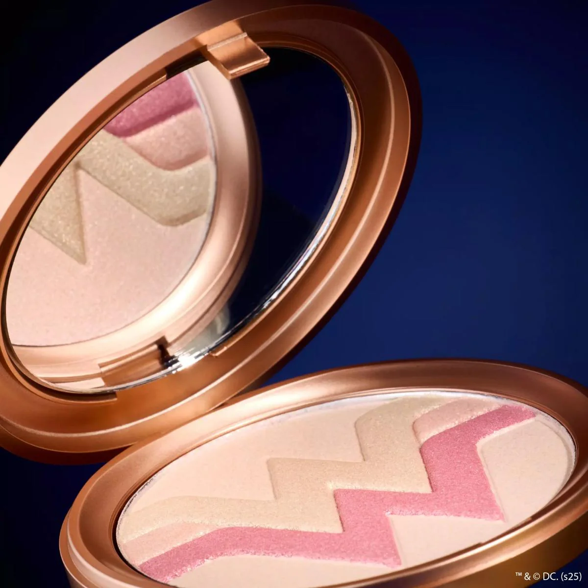 Wonder Woman Multiglow Magic Highlighter - Image 5