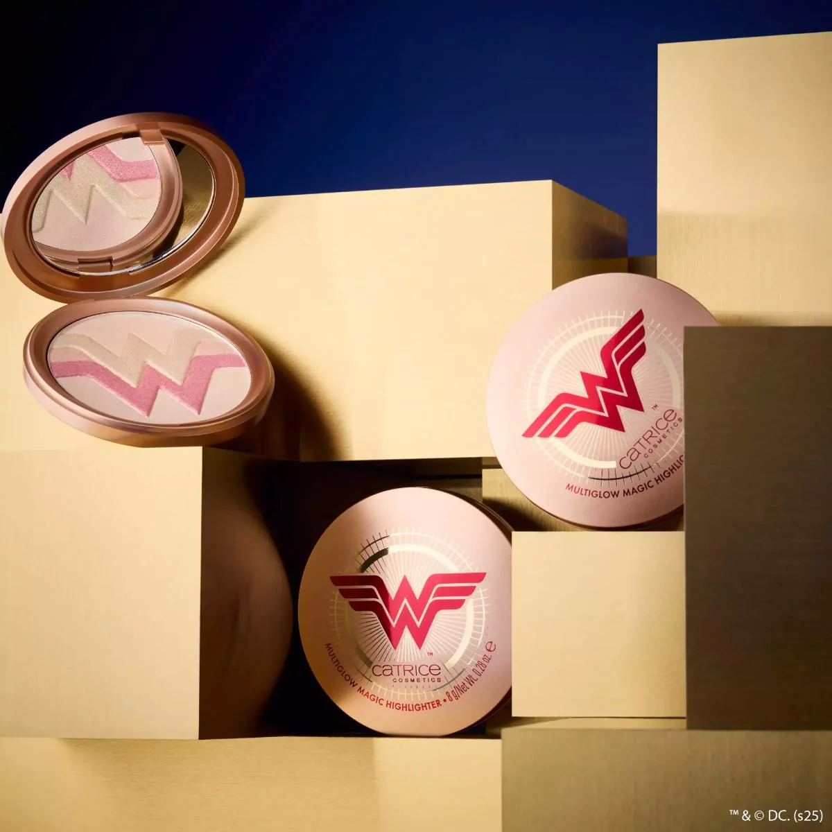 Wonder Woman Multiglow Magic Highlighter - Image 6