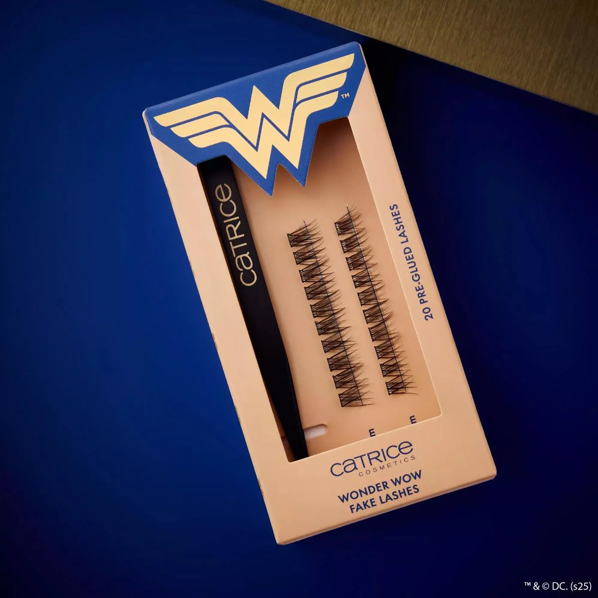 Wonder Woman Wonder Wow Fake Lashes - Image 5
