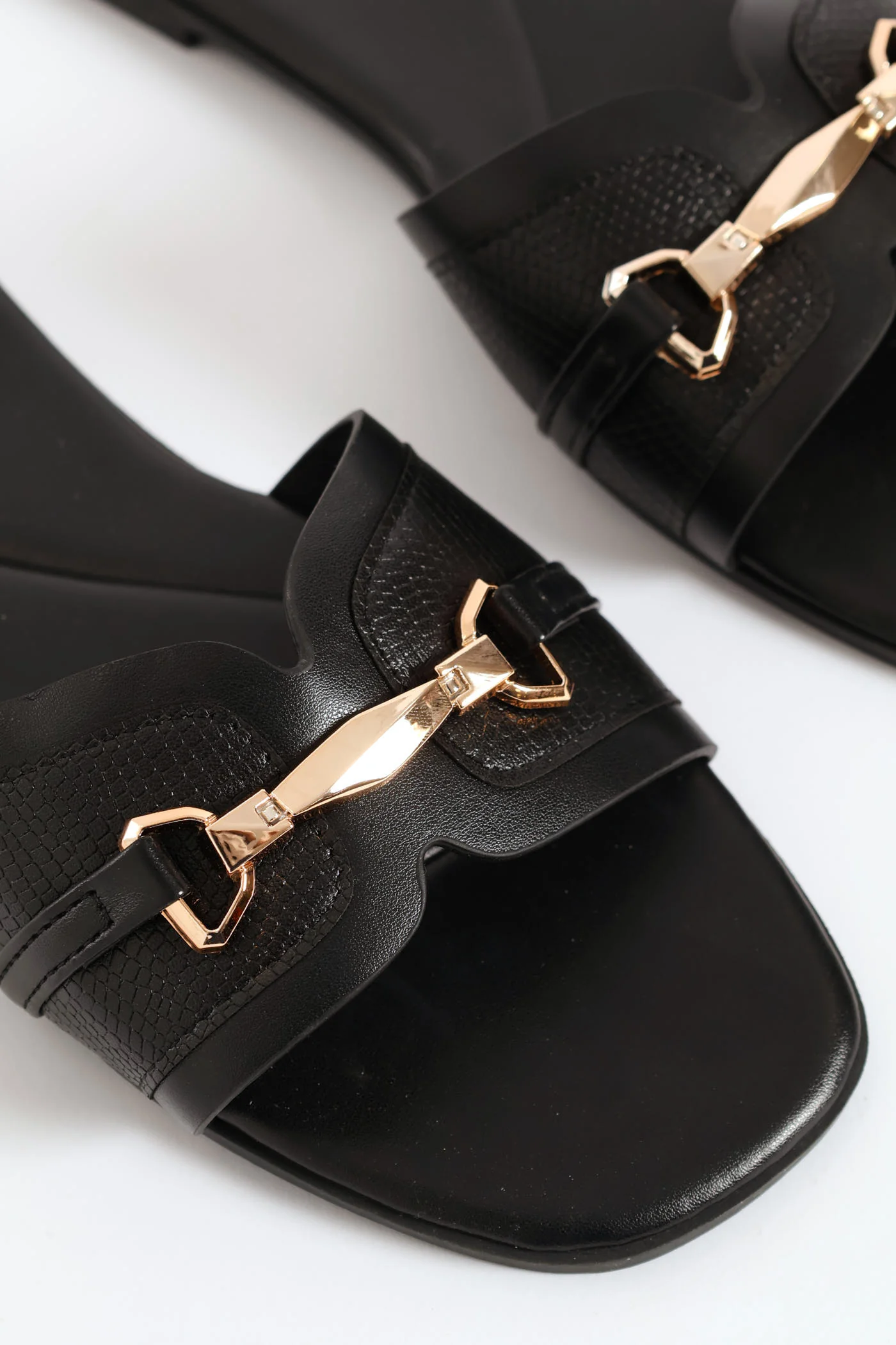 Chain Detail Single Band Sandal  - Black - Image 2