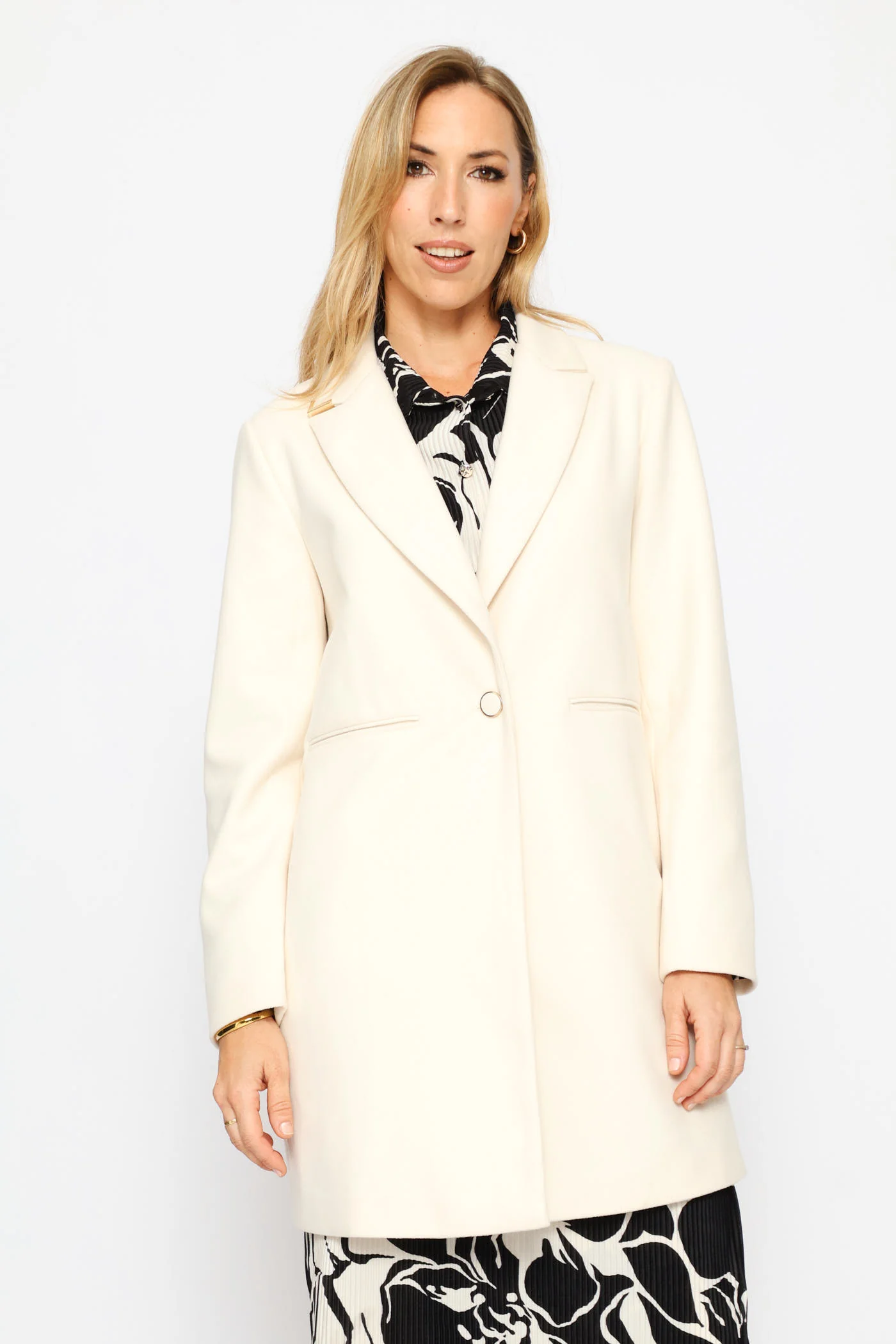 Charlotte Welt Pocket Single-Breasted Coat - Cream - Image 4