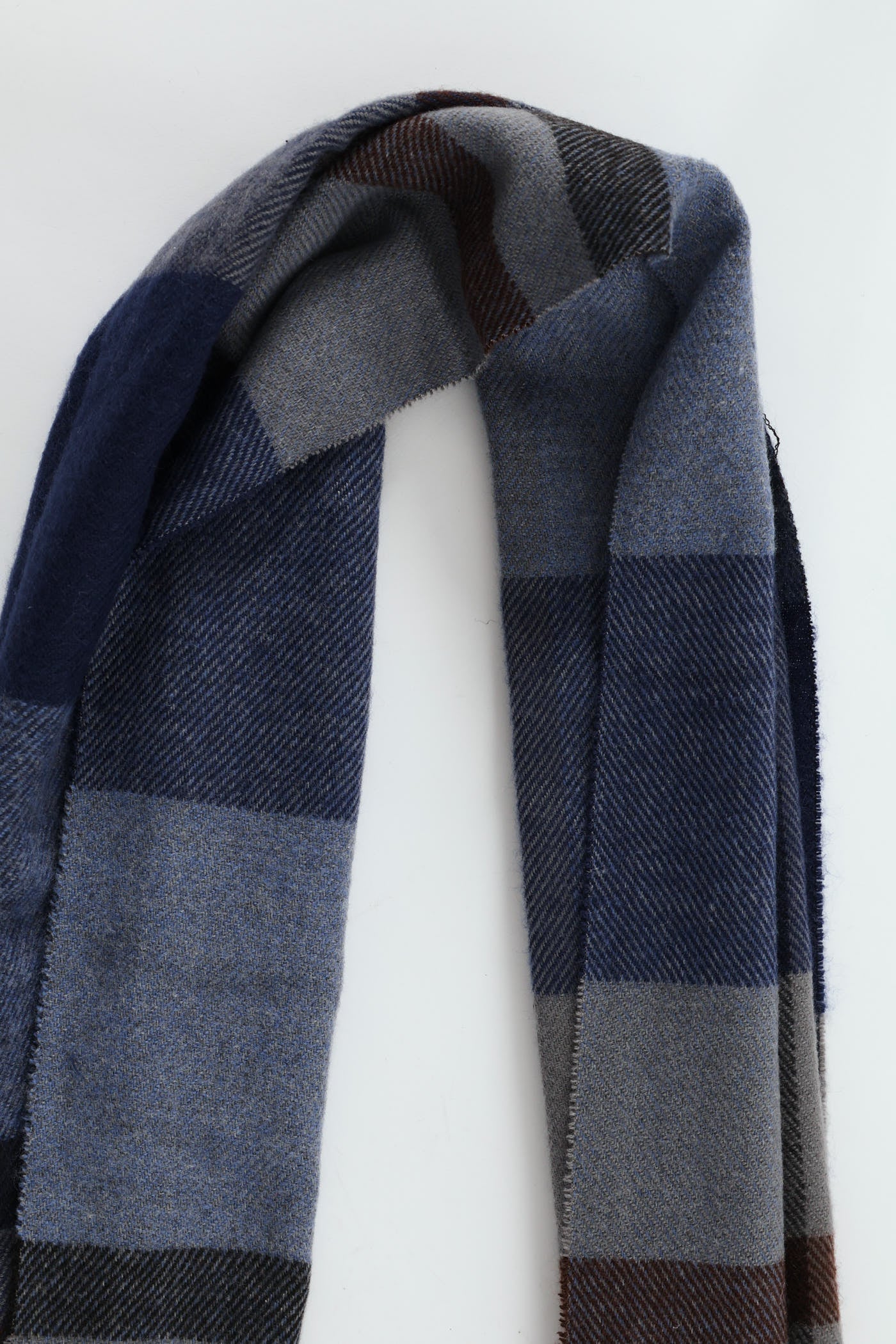 Check Scarf - Image 3