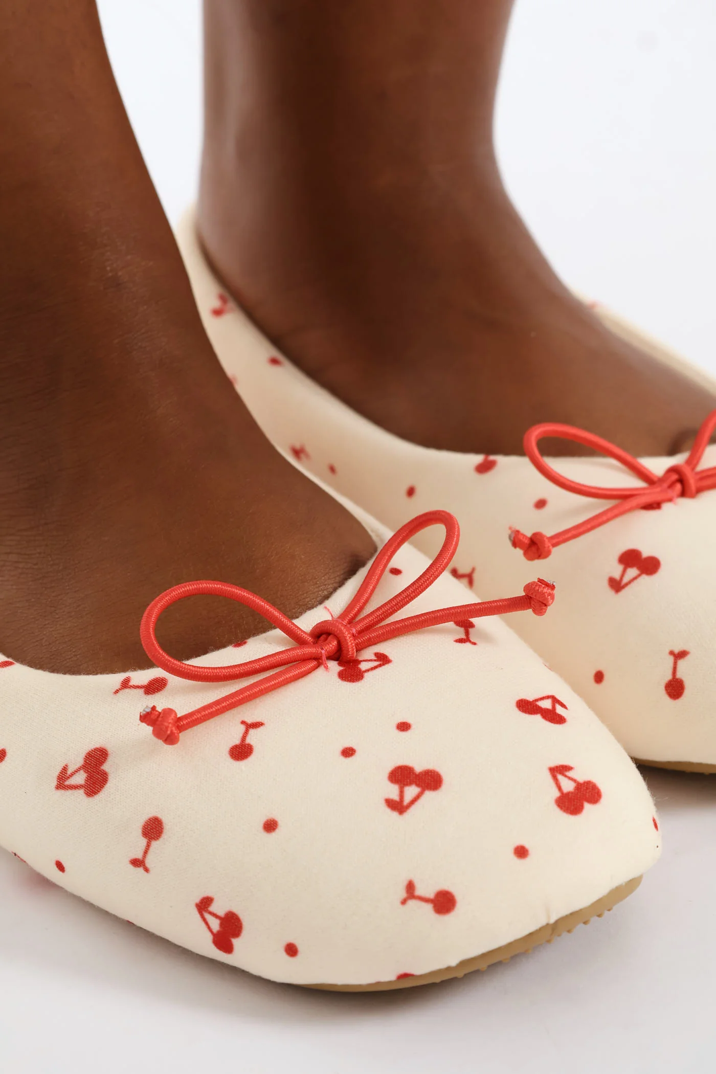 Cherry And Bow Detail Pump Slipper - Off White - Image 2