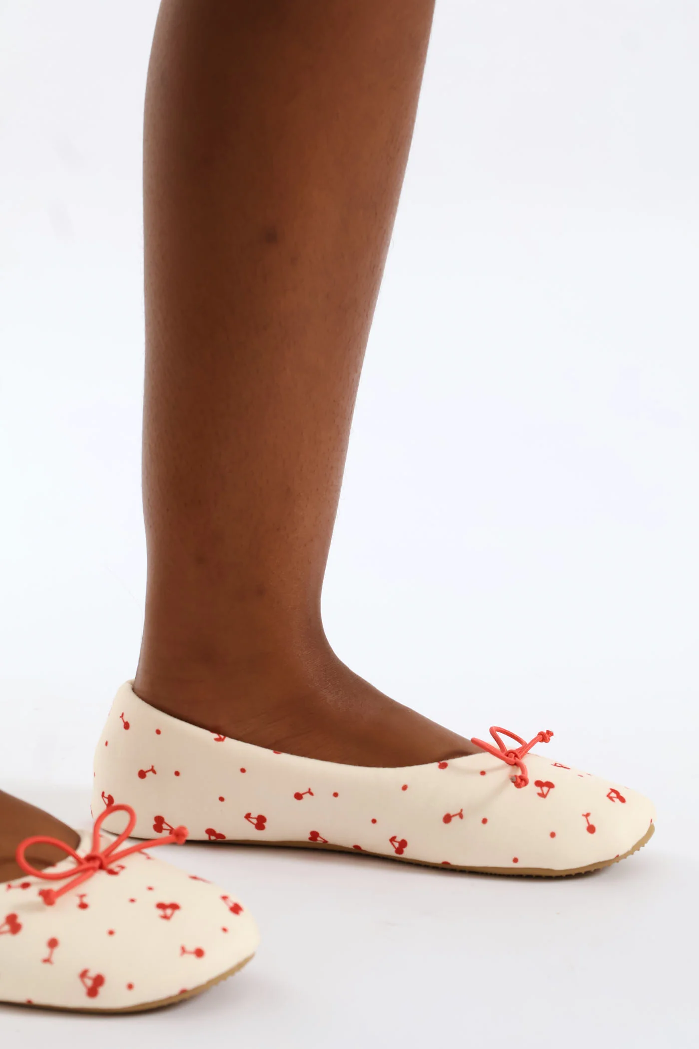 Cherry And Bow Detail Pump Slipper - Off White - Image 3
