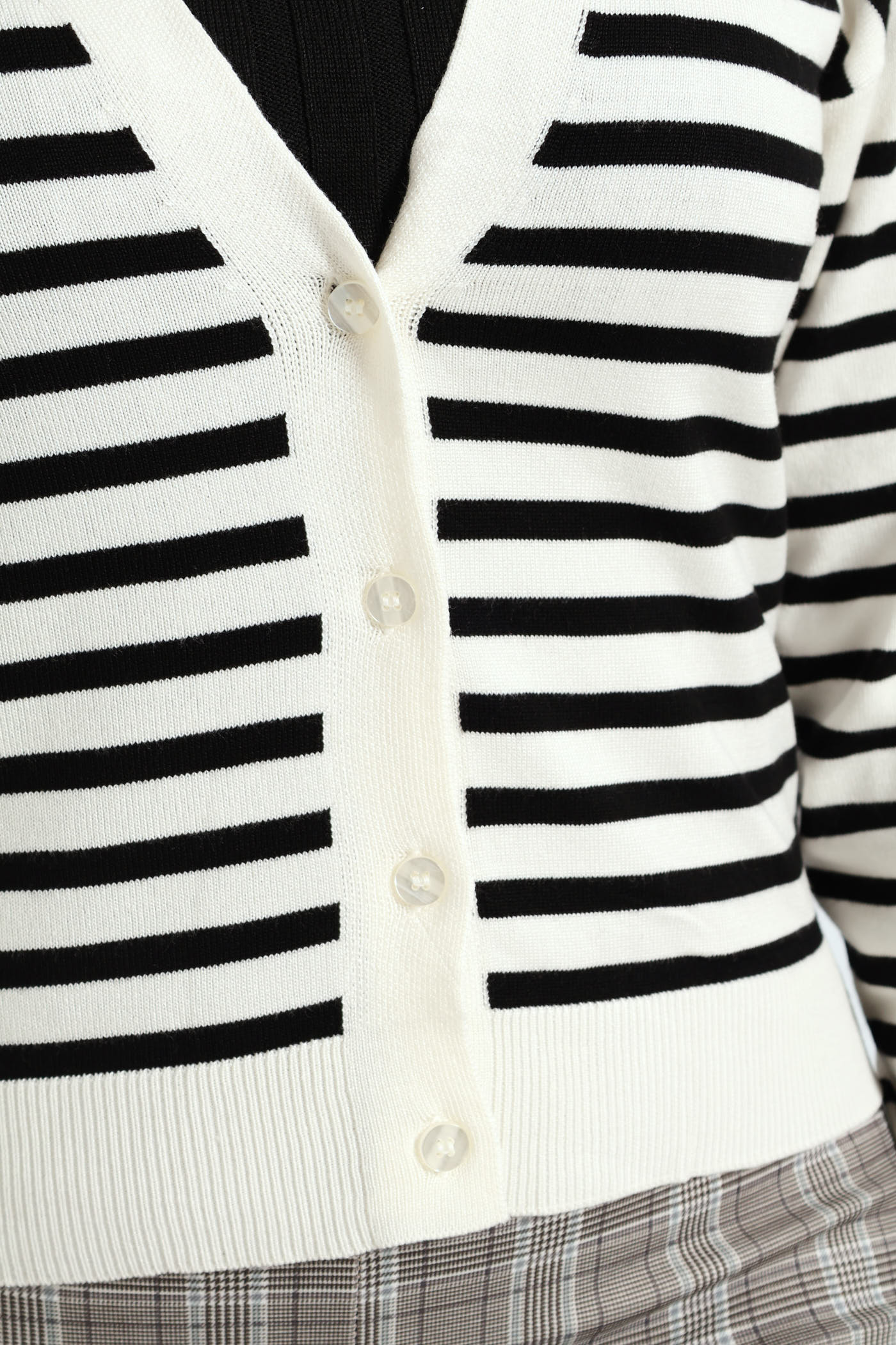 Classic Cardigan - Black/Cream - Image 2