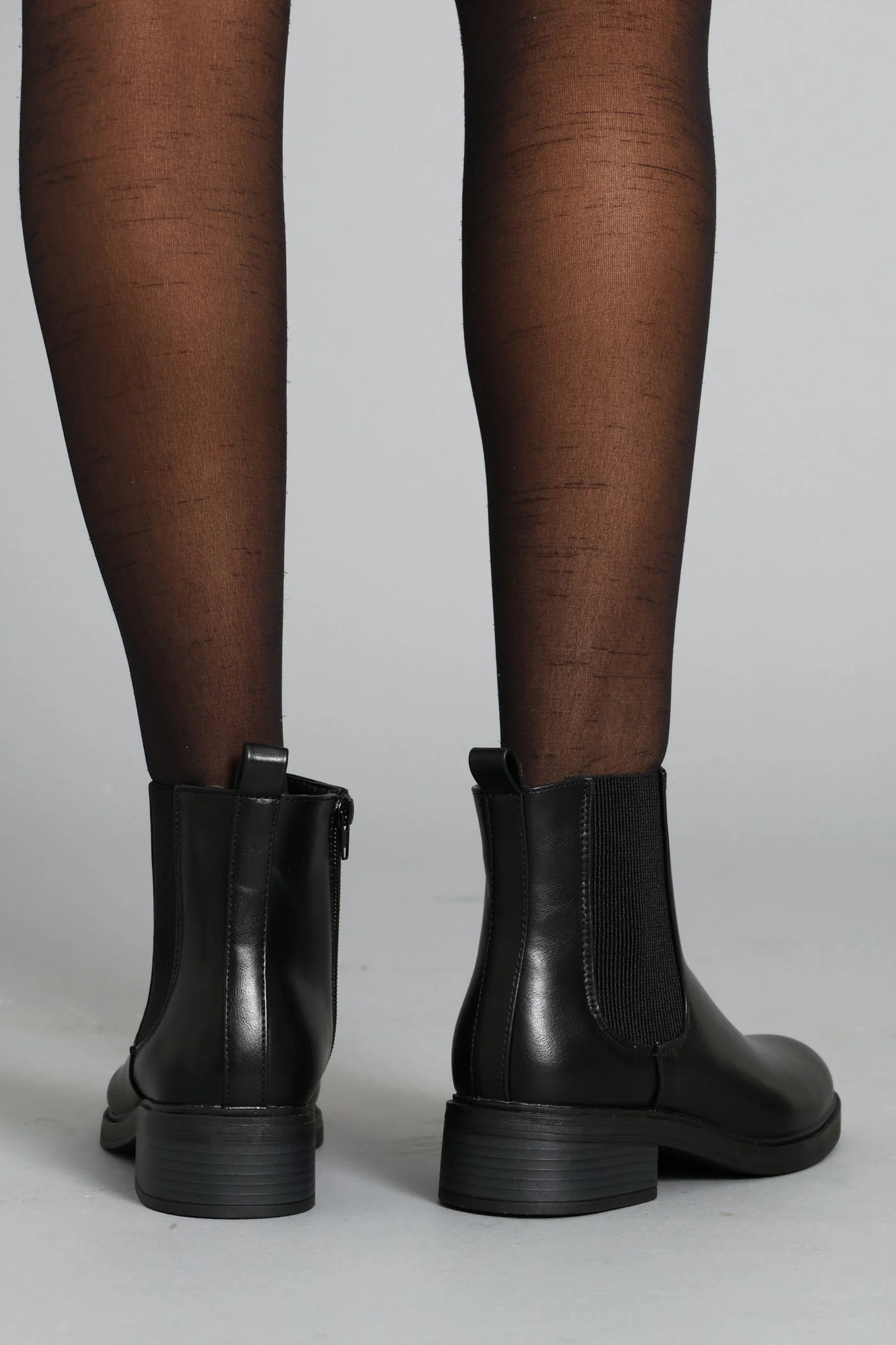 Classic Chelsea Boot - Black - Image 5
