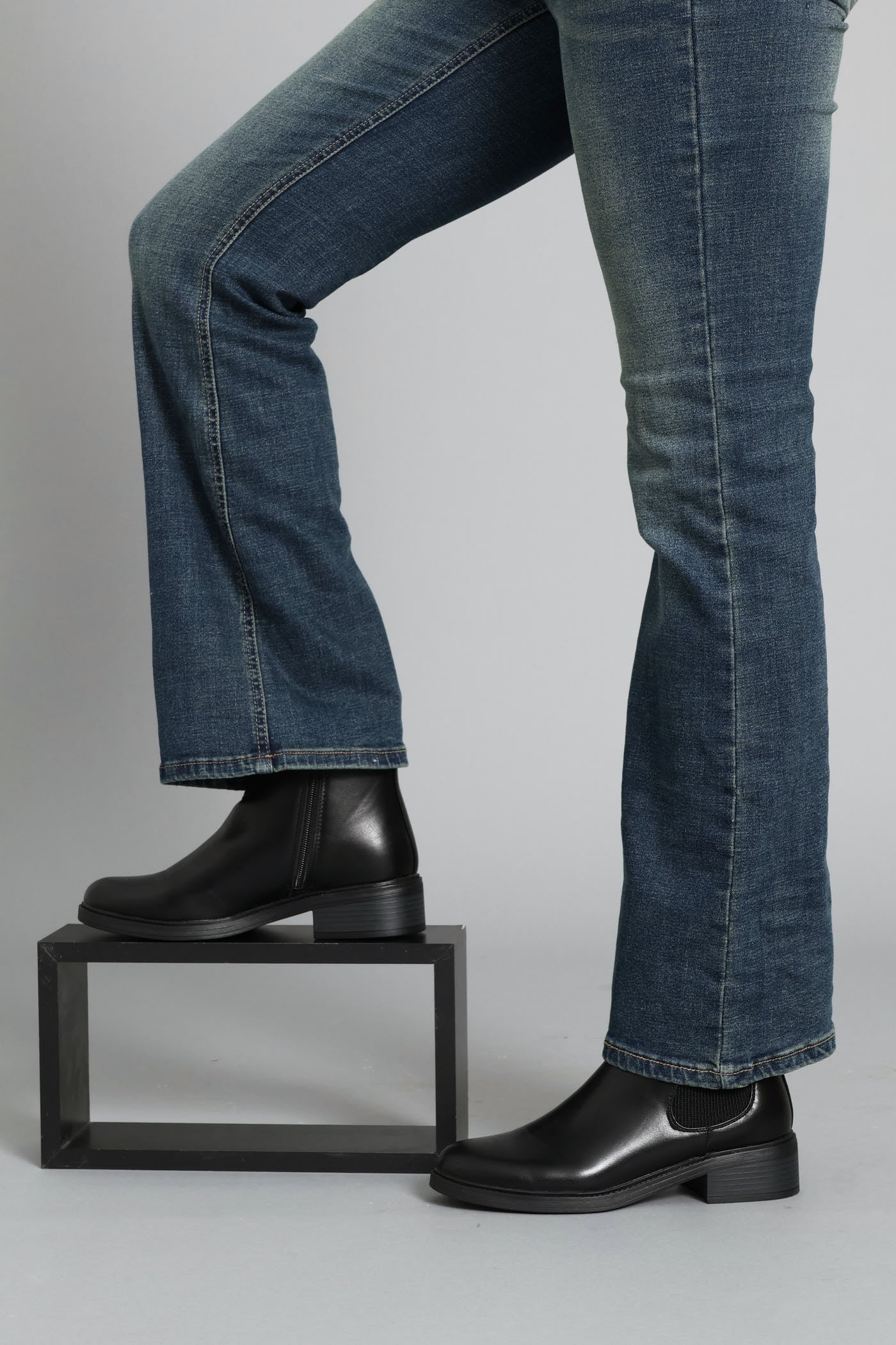 Classic Chelsea Boot - Black - Image 6