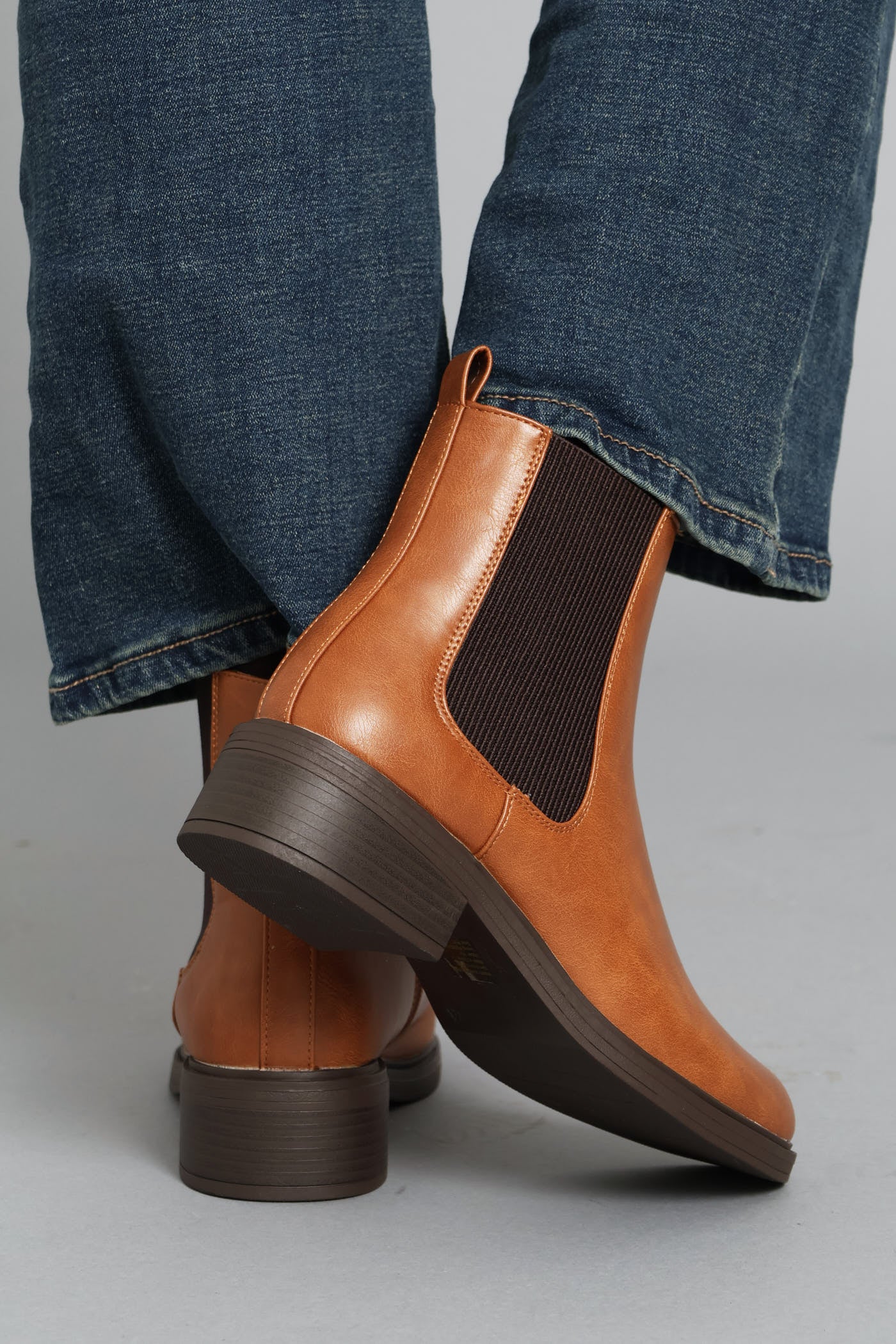 Classic Chelsea Boot - Tan - Image 6