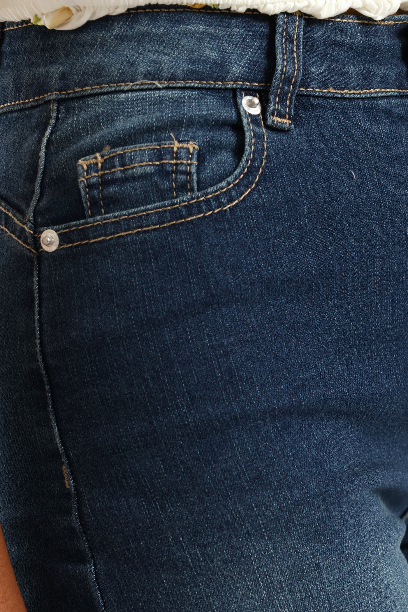 Classic Roll Hem Mid Thigh Supersoft Denim Short - Tea Stain - Image 5