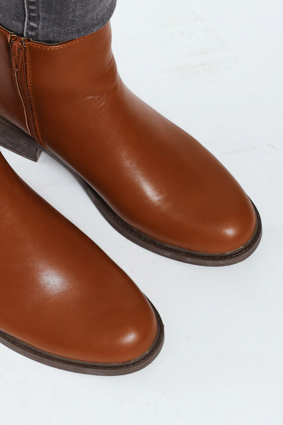 Classy Monotone Chelsea Boot - Tan - Image 2