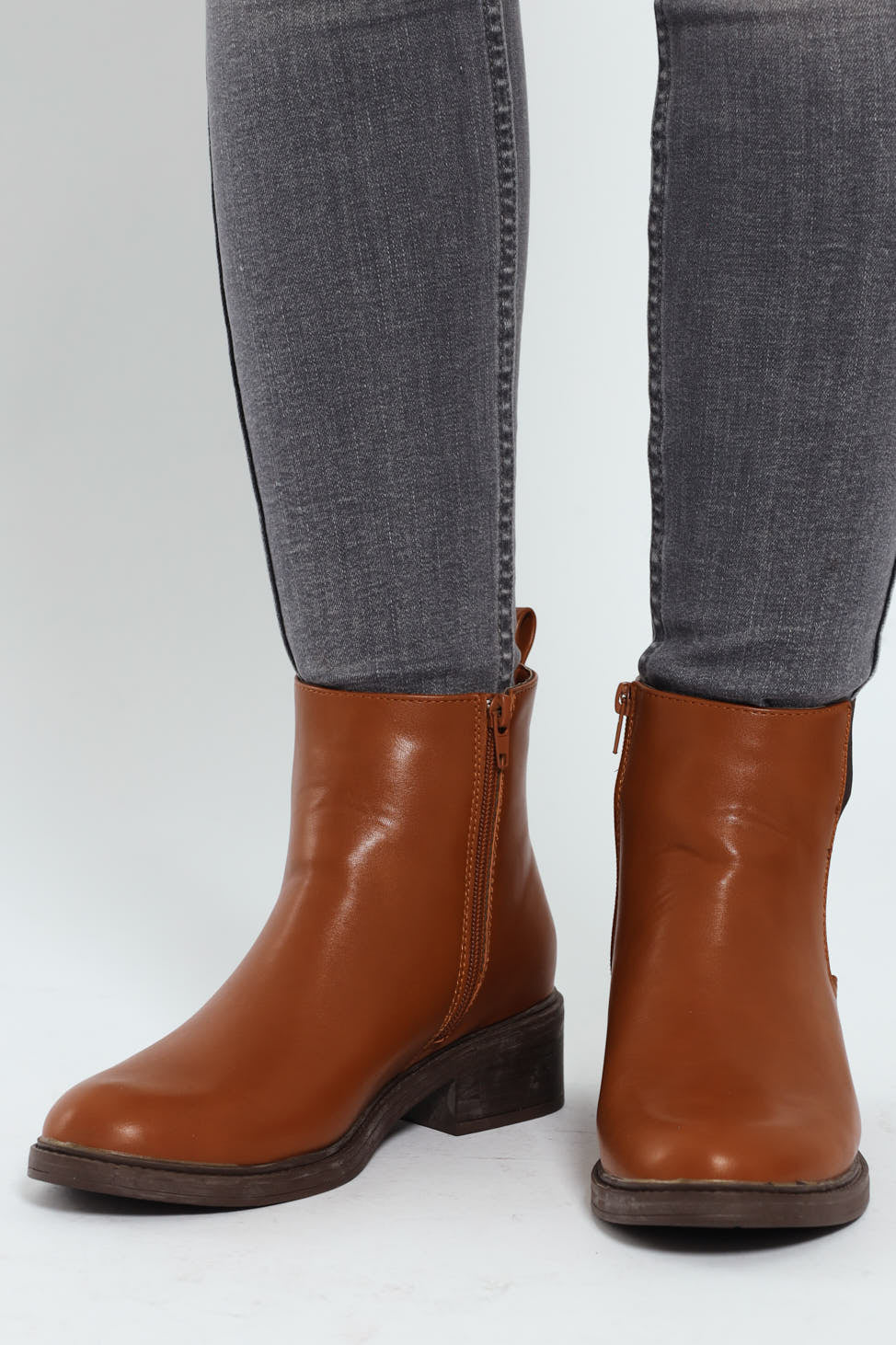 Classy Monotone Chelsea Boot - Tan - Image 3