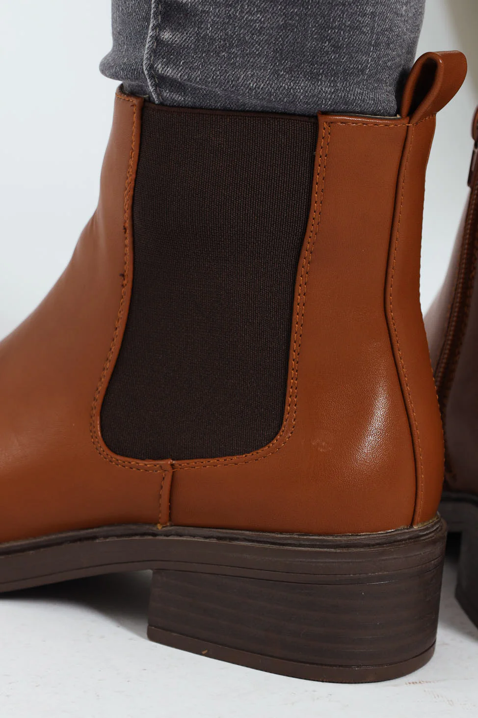 Classy Monotone Chelsea Boot - Tan - Image 5