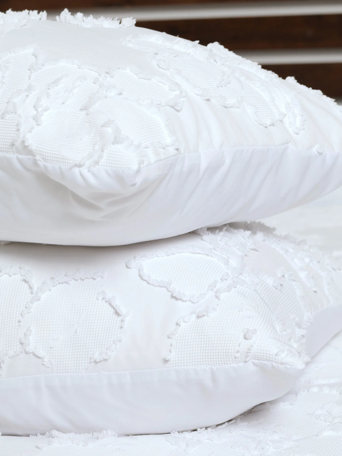 Clipped Medallion Floral Duvet Cover Set - Image 3