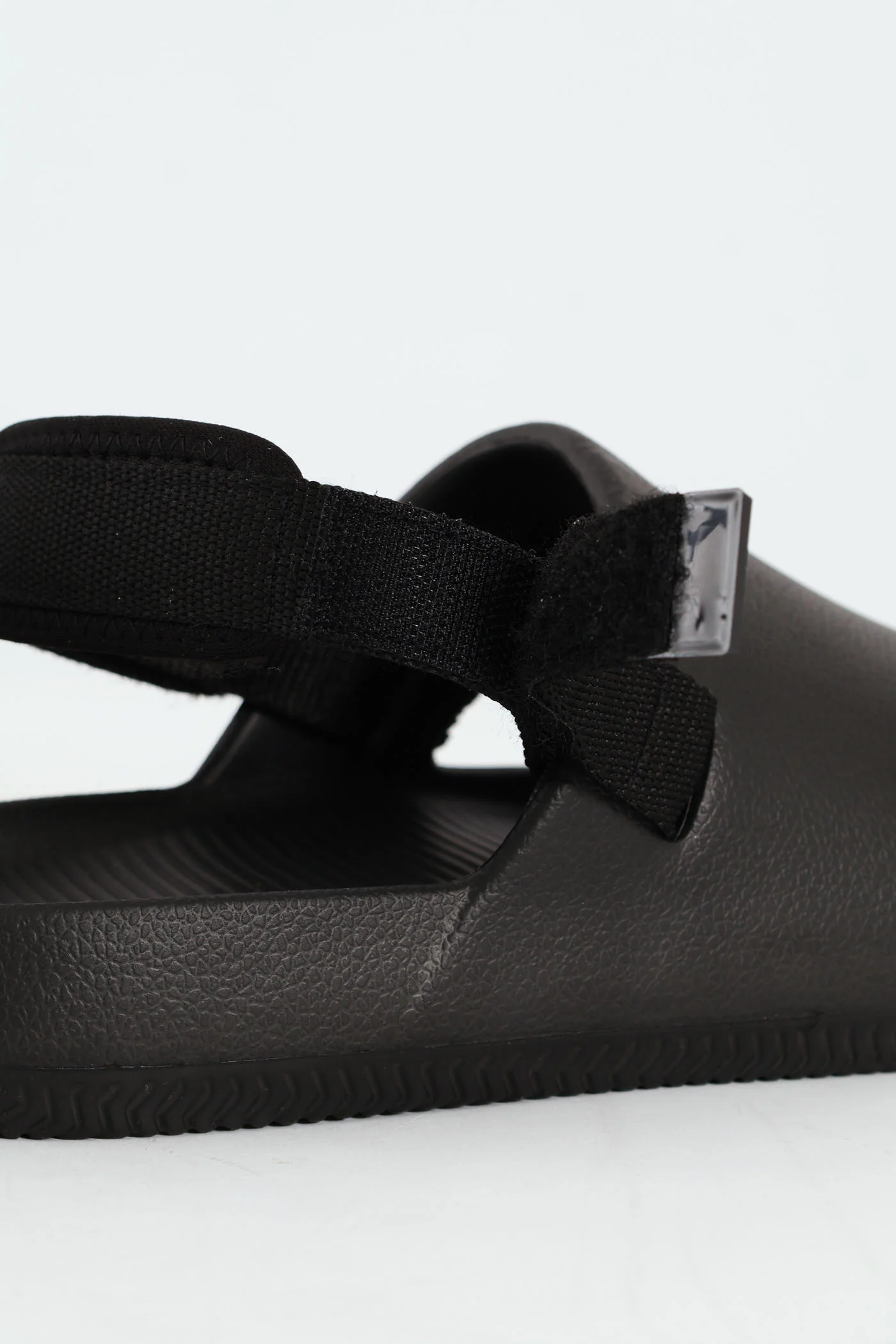Closed Toe Moulded Clog With Backstrap - Black - Image 2
