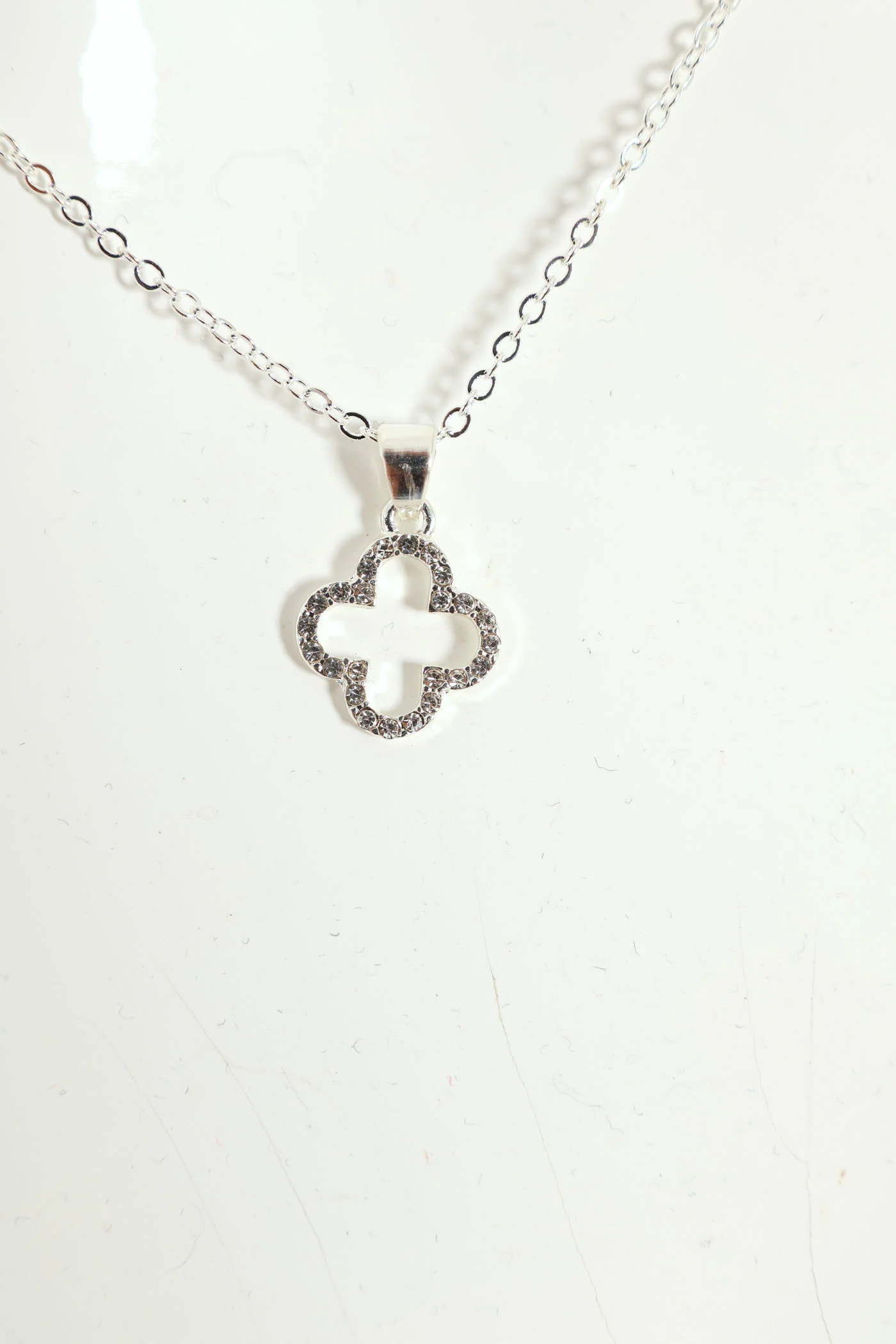 Clover Pendant Necklace - Silver - Image 2