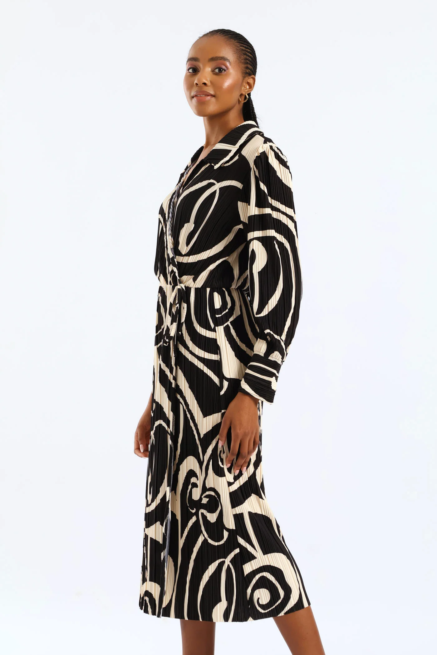 Collared Swirl Plisse Midi Dress - Black/Cream - Image 4