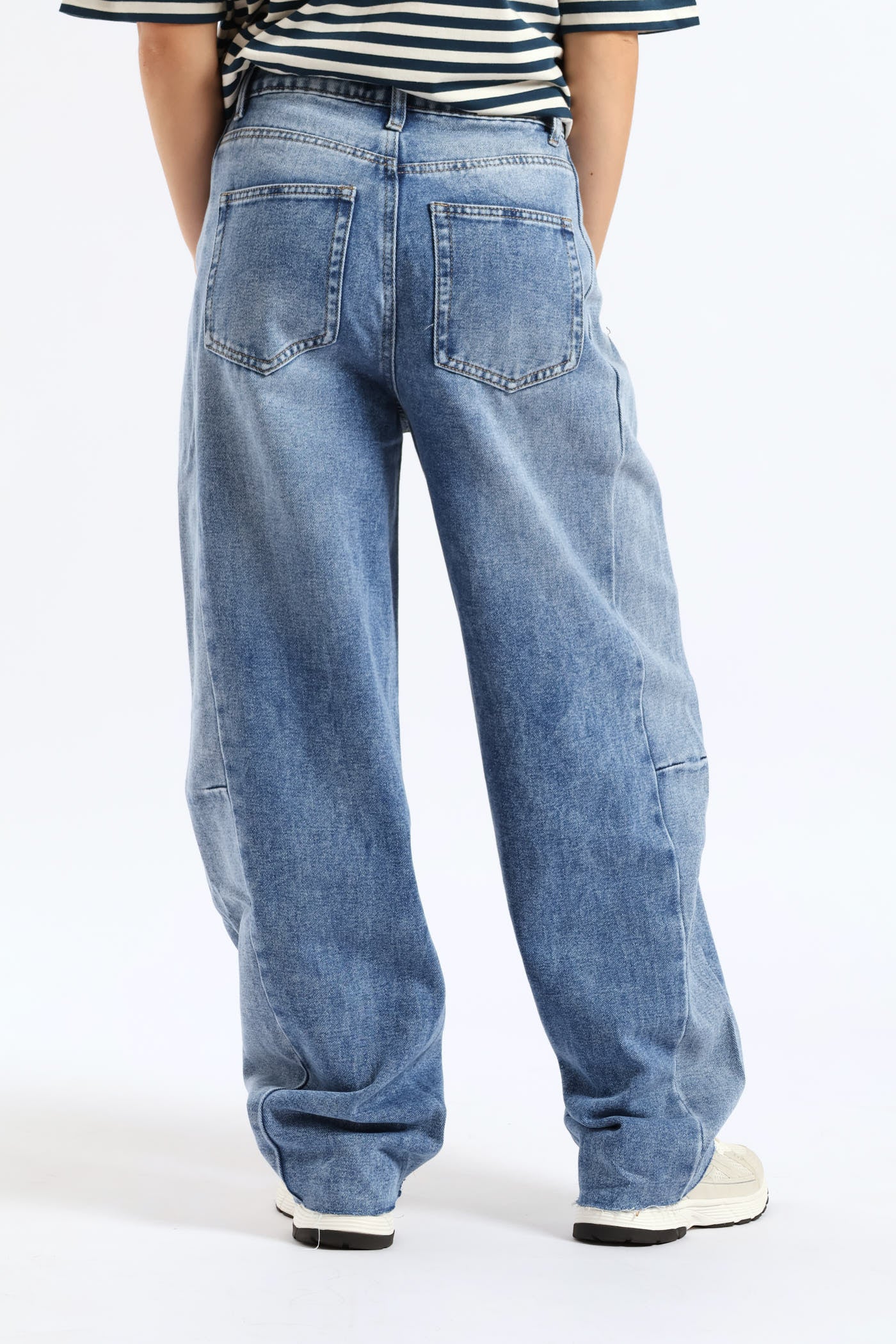 Contrast Barrel Denim - Salty Mid Wash - Image 4