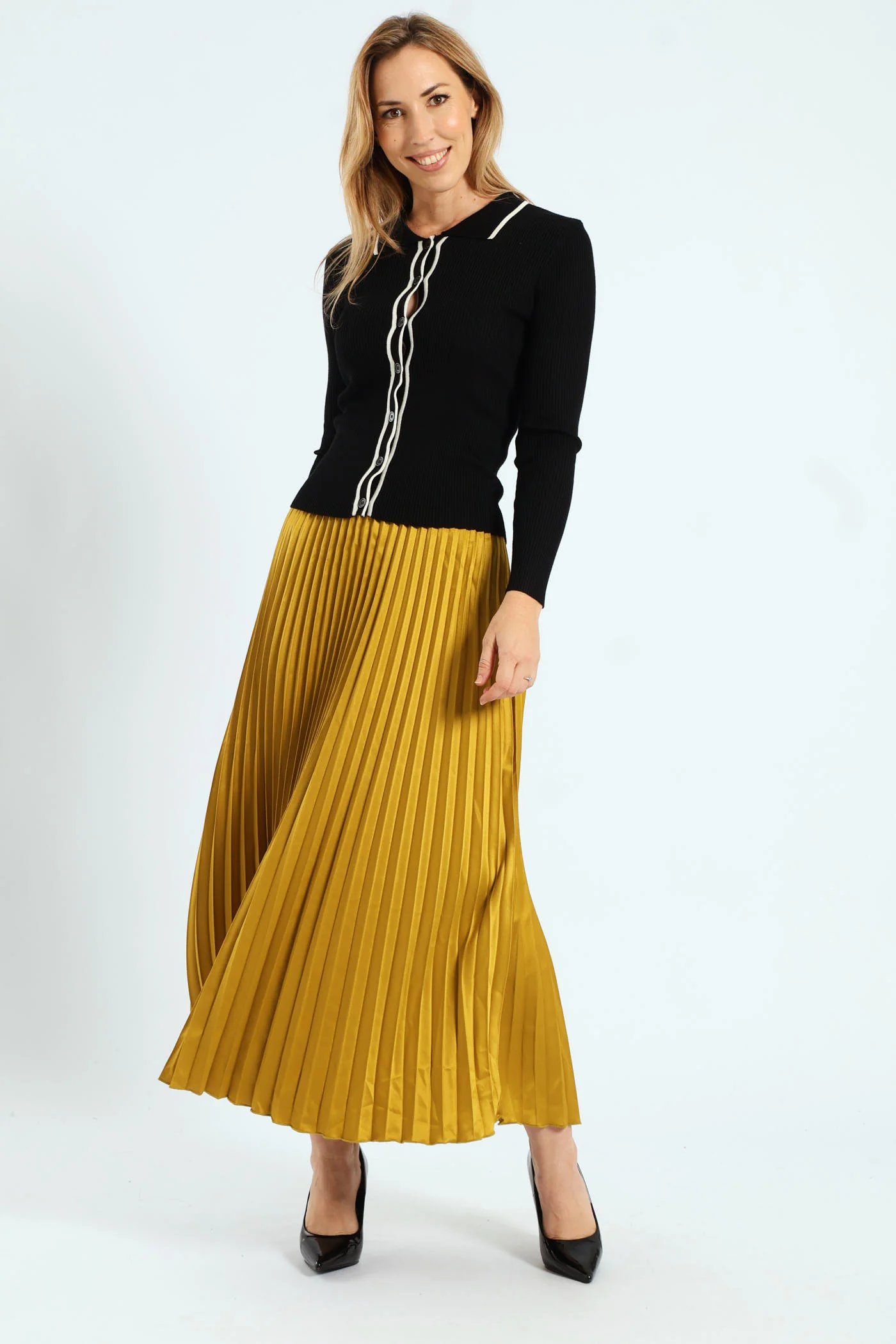 Contrast Collar Golfer - Black - Image 5