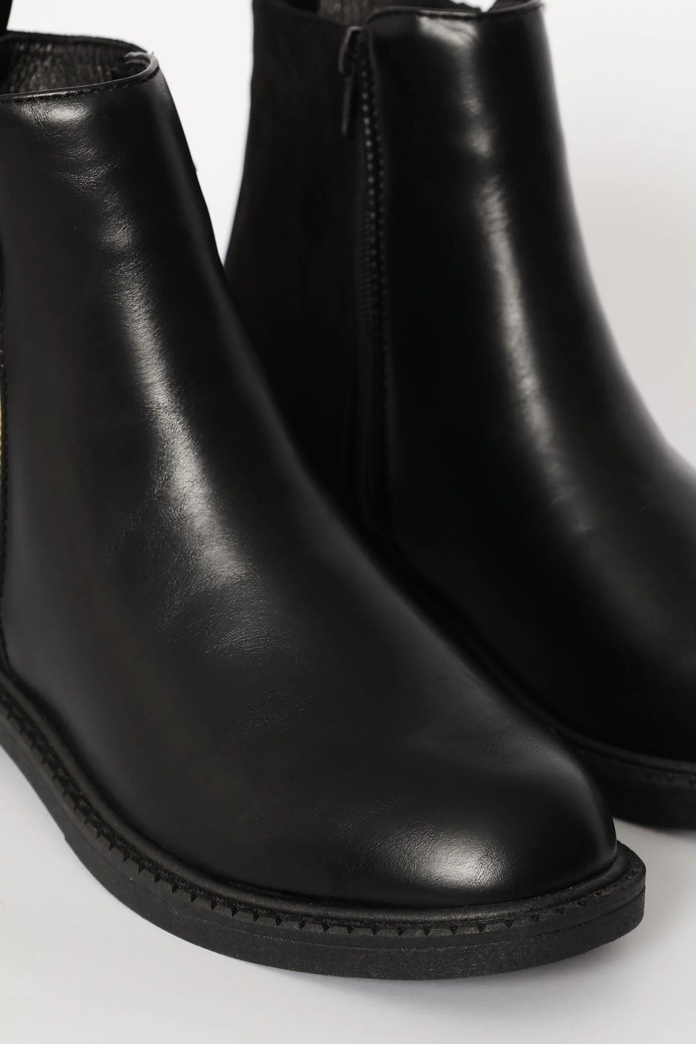 Contrast Fabric Zip Detail Chelsea Boot - Black - Image 5