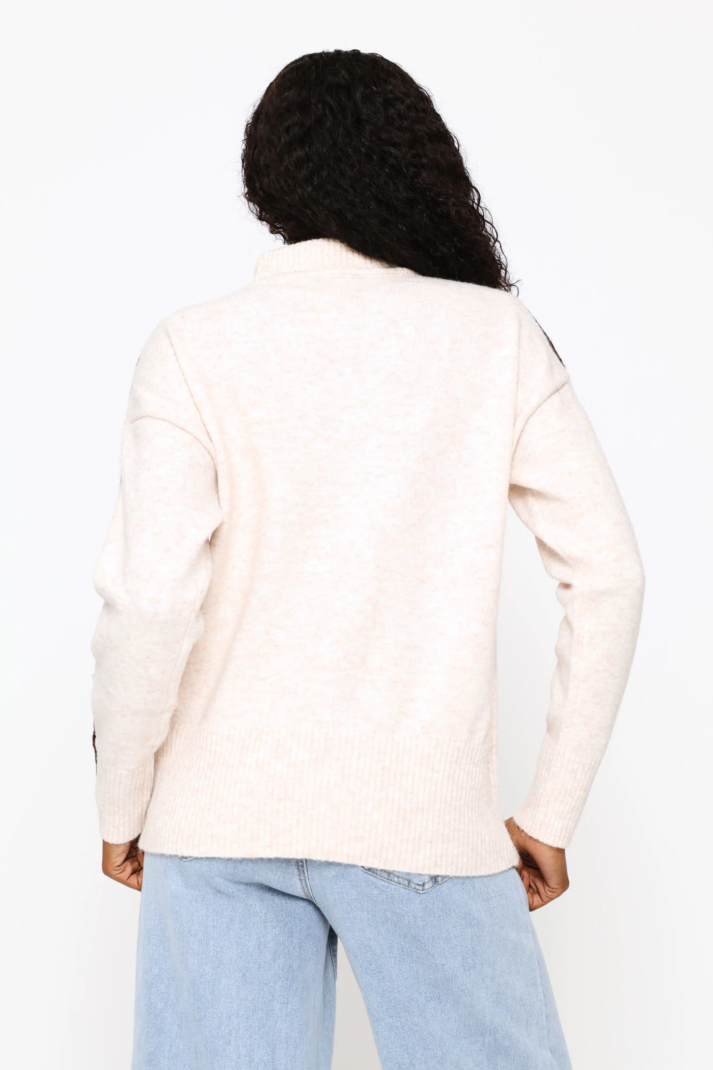 Contrast Stitching Boxy Turtle Neck Knitwear - Oatmeal - Image 3